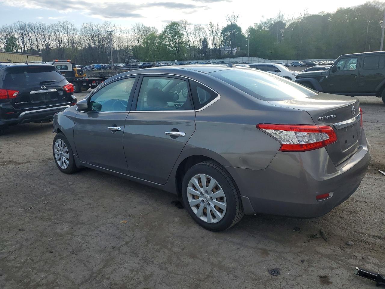 2015 Nissan Sedan Silver vin: 3N1AB7AP9FL686914