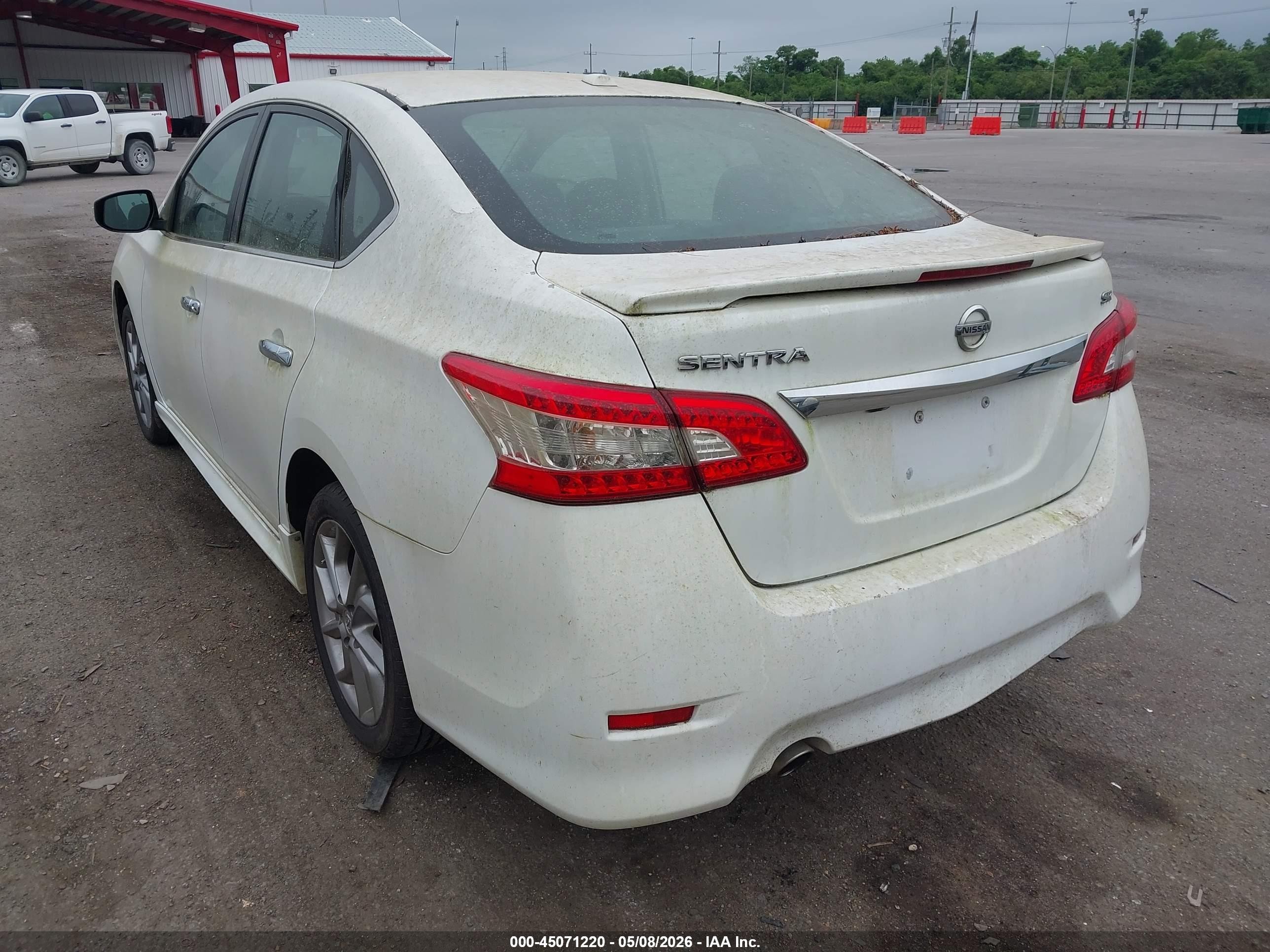 2015 Nissan Sentra Fe+ S/s/sl/sr/sv White vin: 3N1AB7AP9FY306599