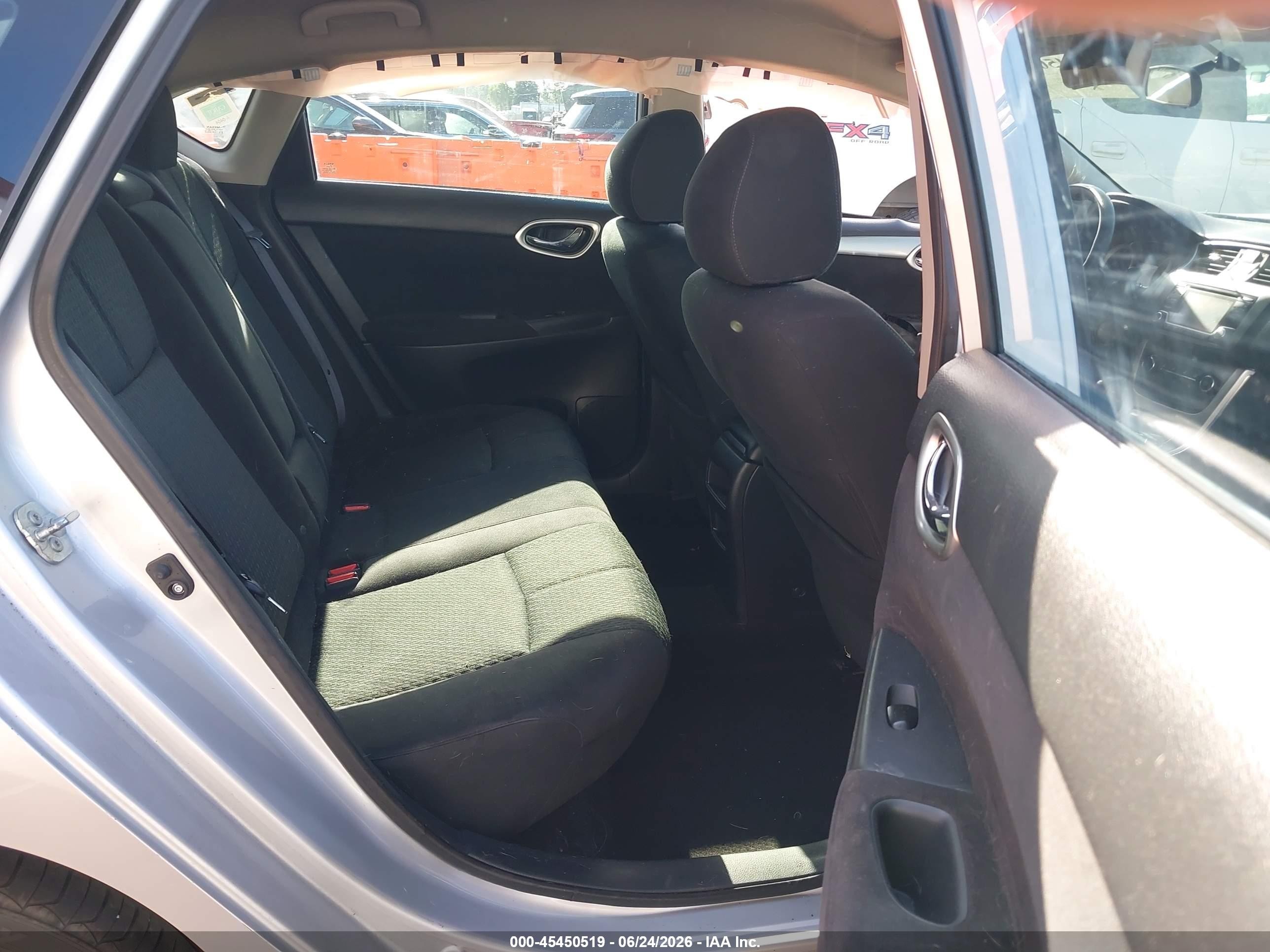 2015 Nissan Sentra Sr Silver vin: 3N1AB7AP9FY307204