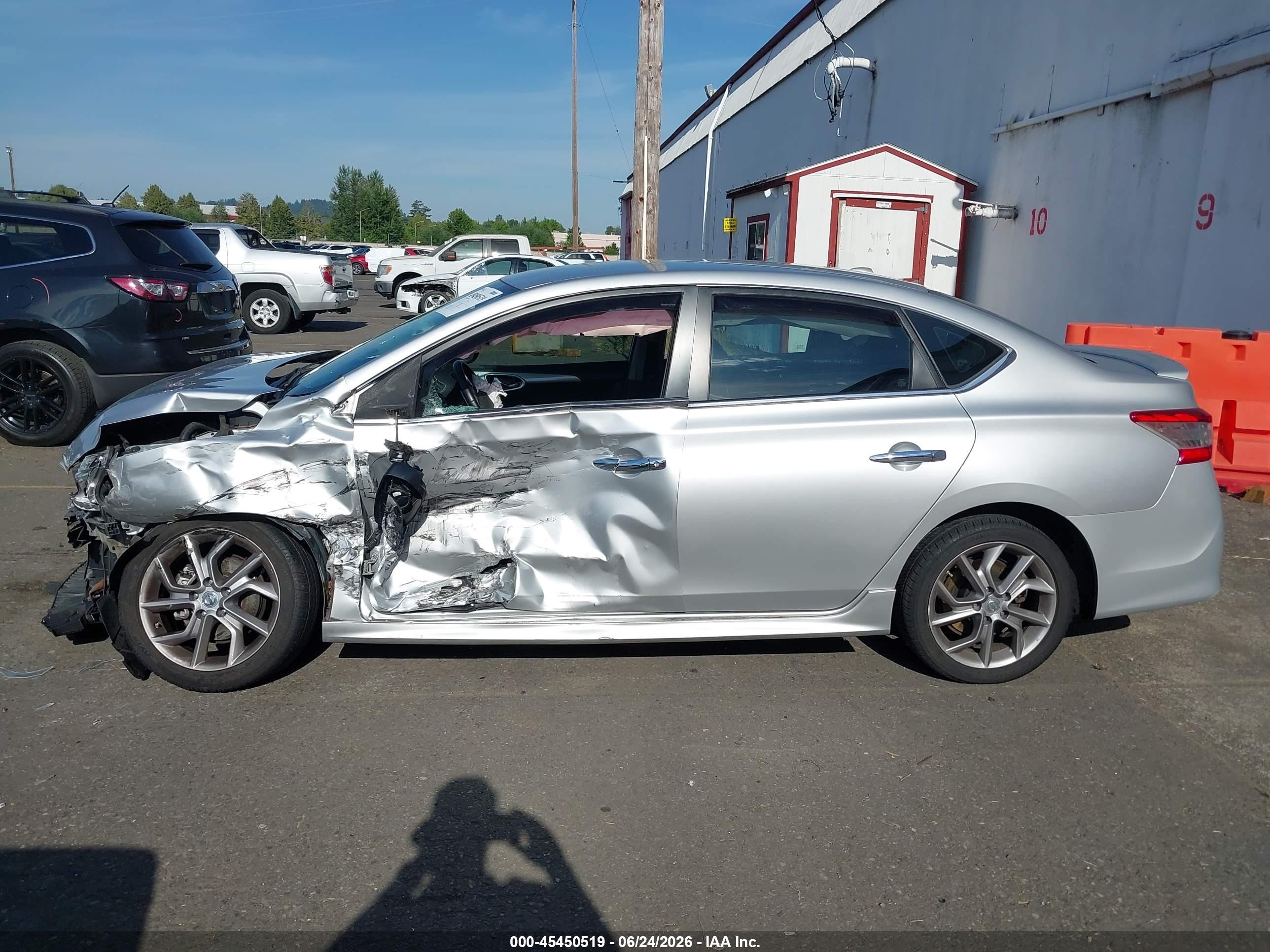 2015 Nissan Sentra Sr Silver vin: 3N1AB7AP9FY307204