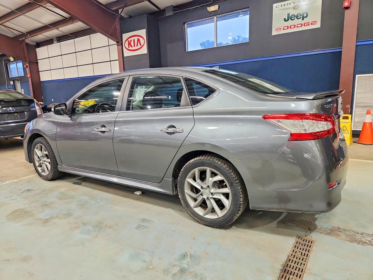 2015 Nissan Sentra Gray vin: 3N1AB7AP9FY313679
