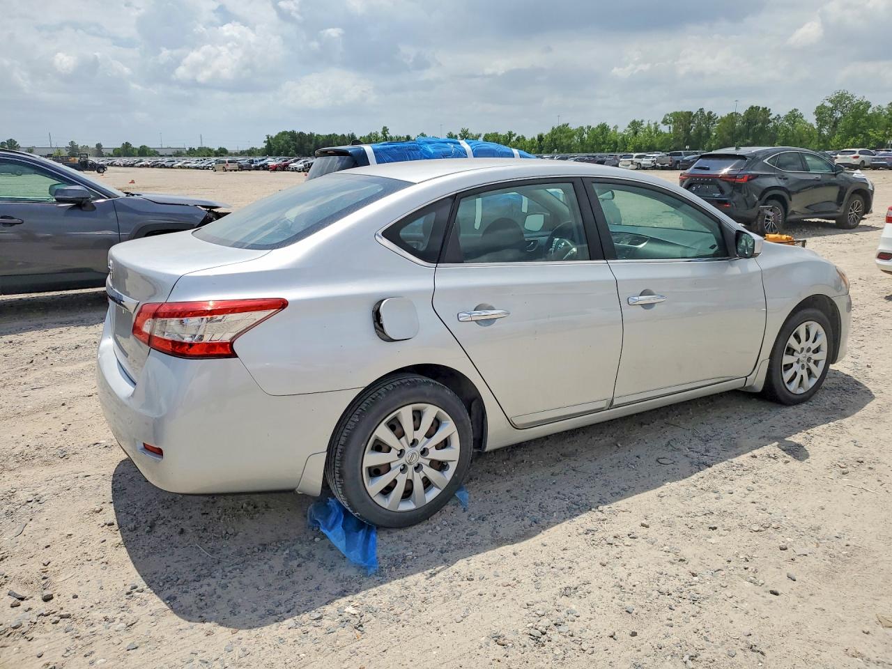 2015 Nissan Sentra S Серебряный vin: 3N1AB7AP9FY376412