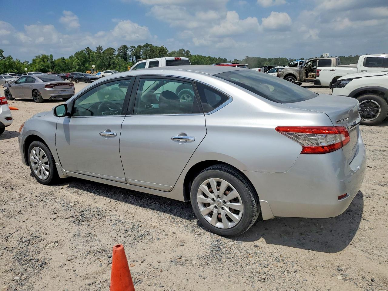 2015 Nissan Sentra S Серебряный vin: 3N1AB7AP9FY376412