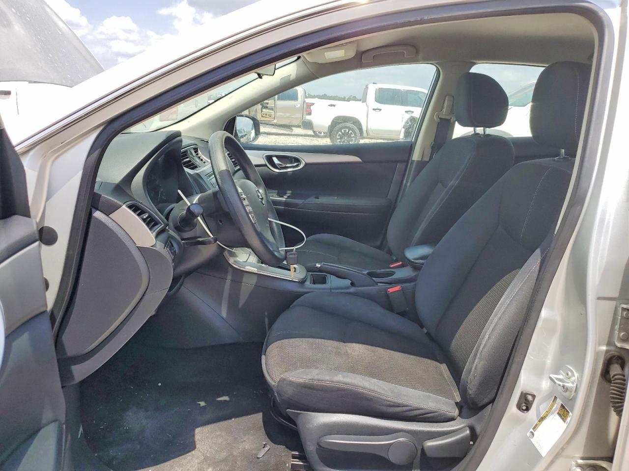 2015 Nissan Sentra S Серебряный vin: 3N1AB7AP9FY376412