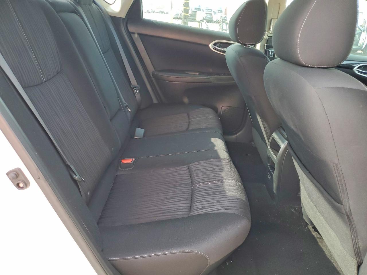 2017 Nissan Sentra Sv Белый vin: 3N1AB7AP9HY391267