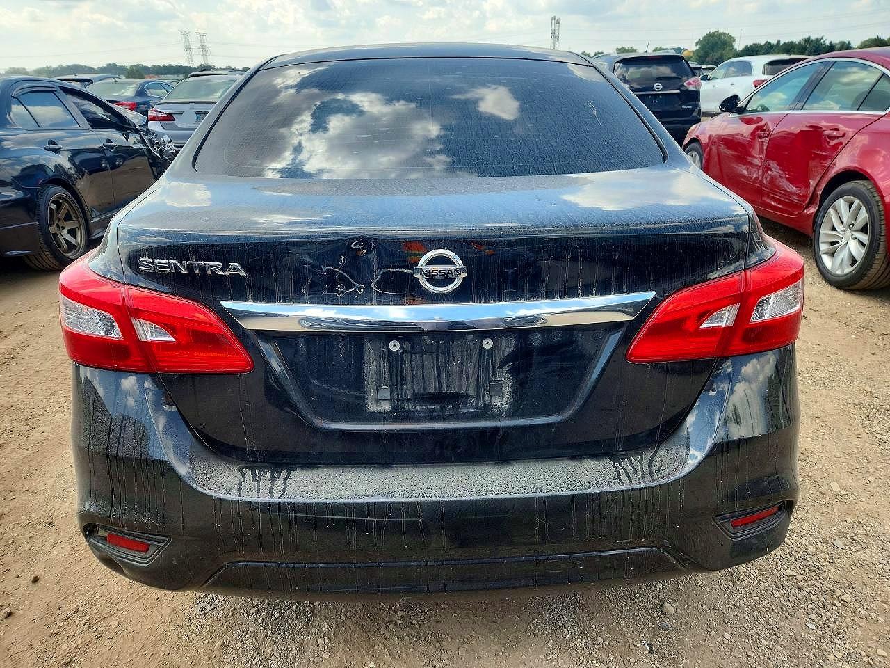 2018 Nissan Sentra S Черный vin: 3N1AB7AP9JY305655
