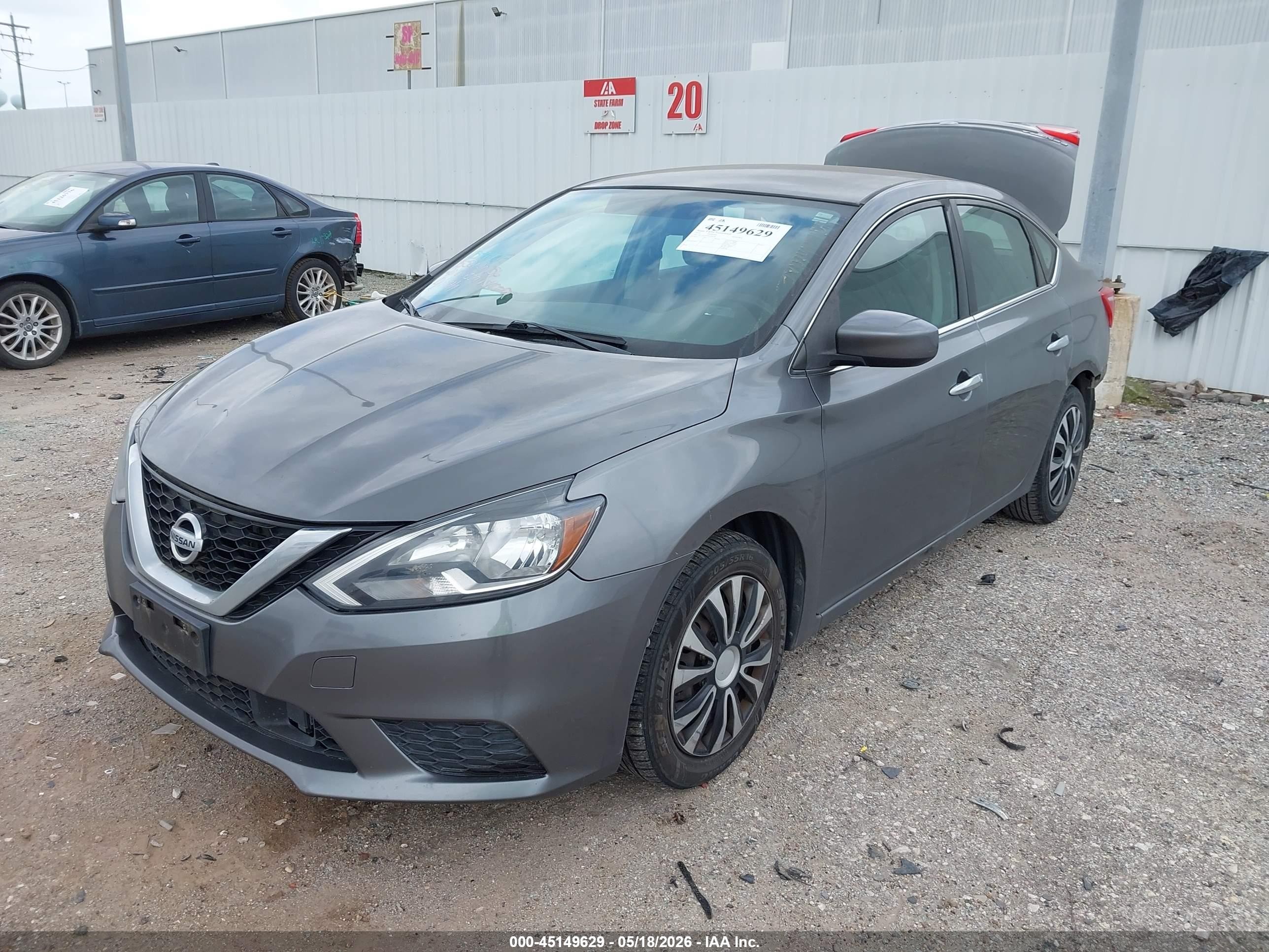 2018 Nissan Sentra S Серый vin: 3N1AB7AP9JY306790