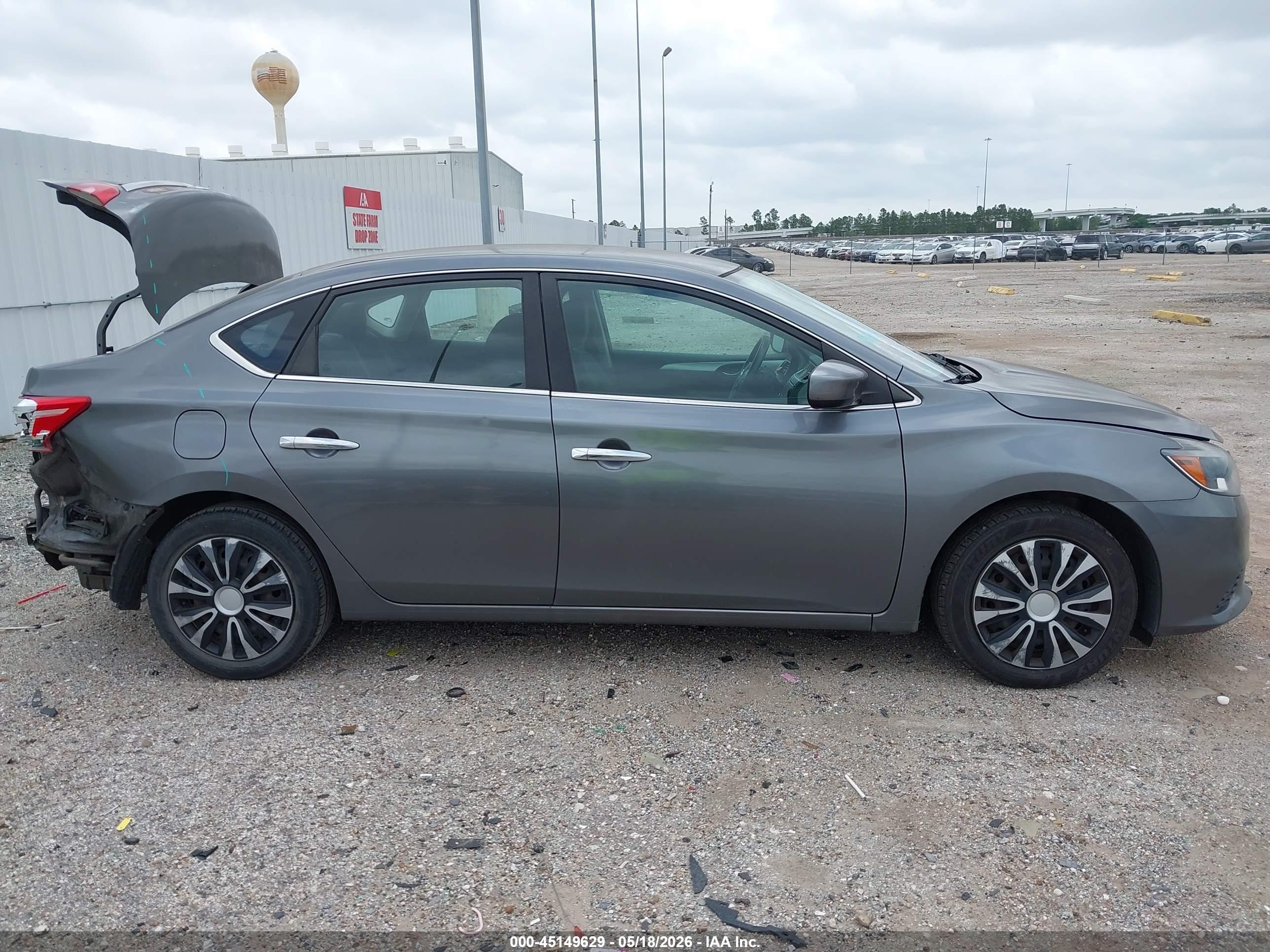 2018 Nissan Sentra S Серый vin: 3N1AB7AP9JY306790