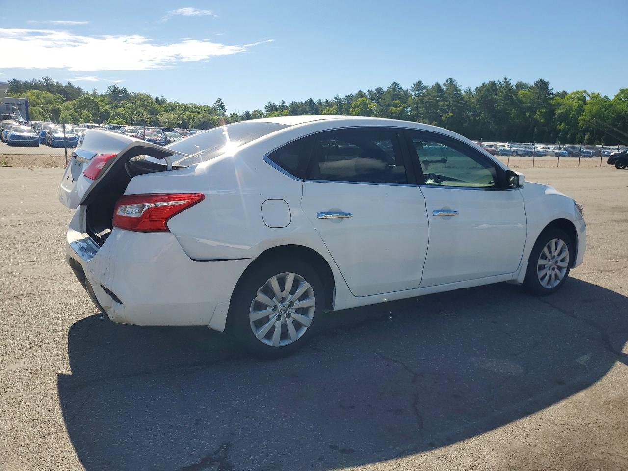 2018 Nissan Sentra S White vin: 3N1AB7AP9JY320141