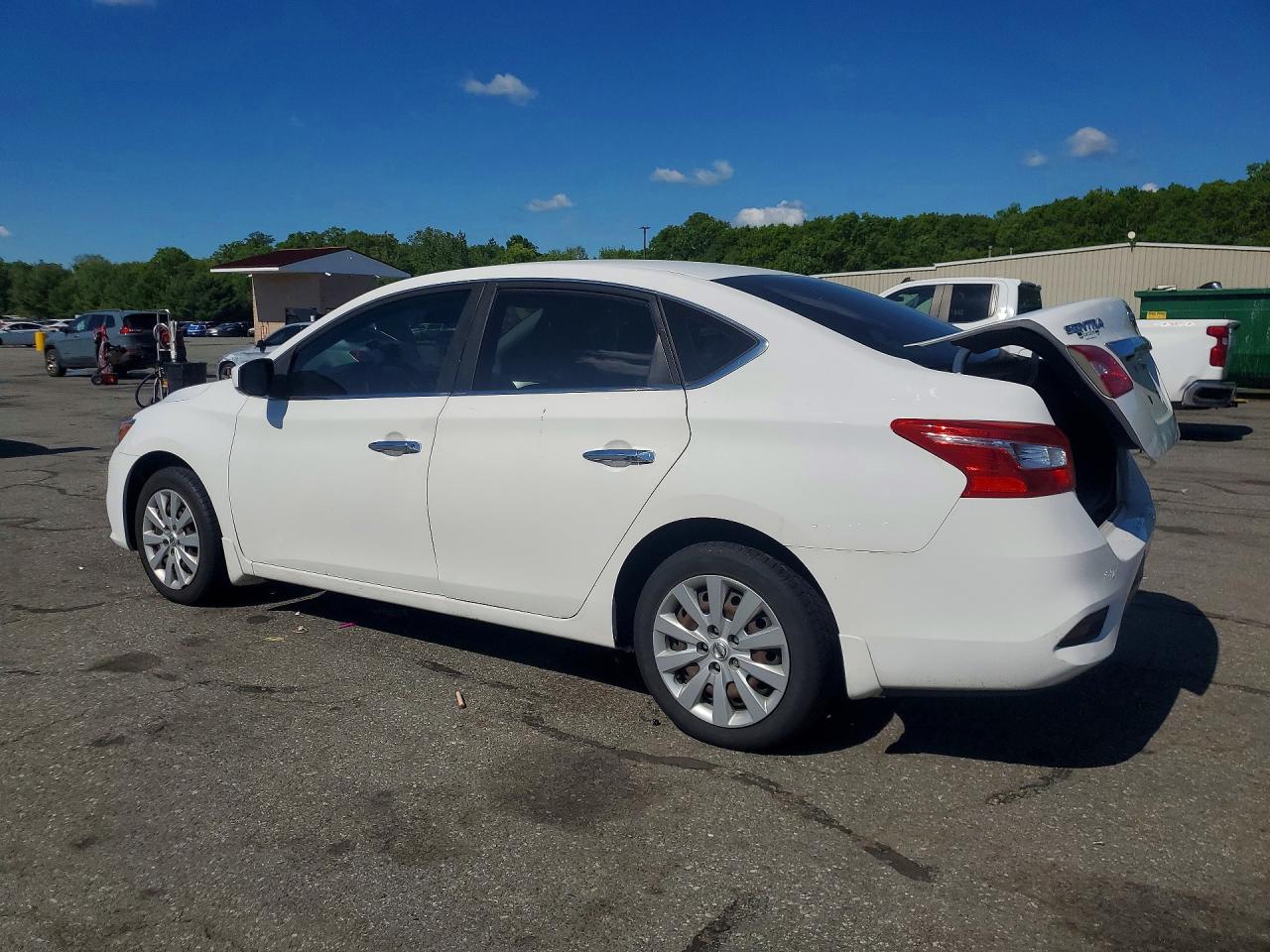 2018 Nissan Sentra S White vin: 3N1AB7AP9JY320141