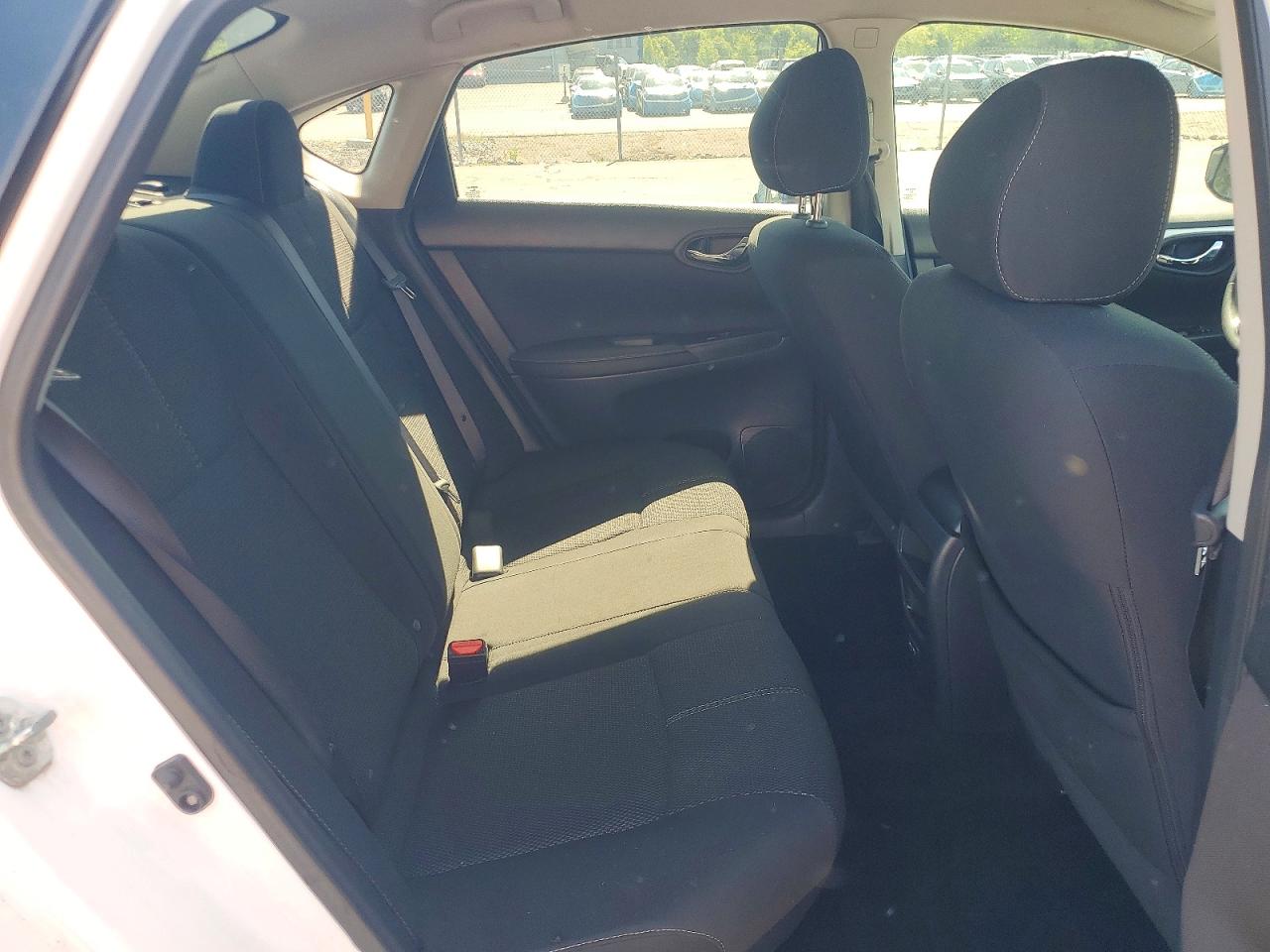2018 Nissan Sentra S White vin: 3N1AB7AP9JY320141
