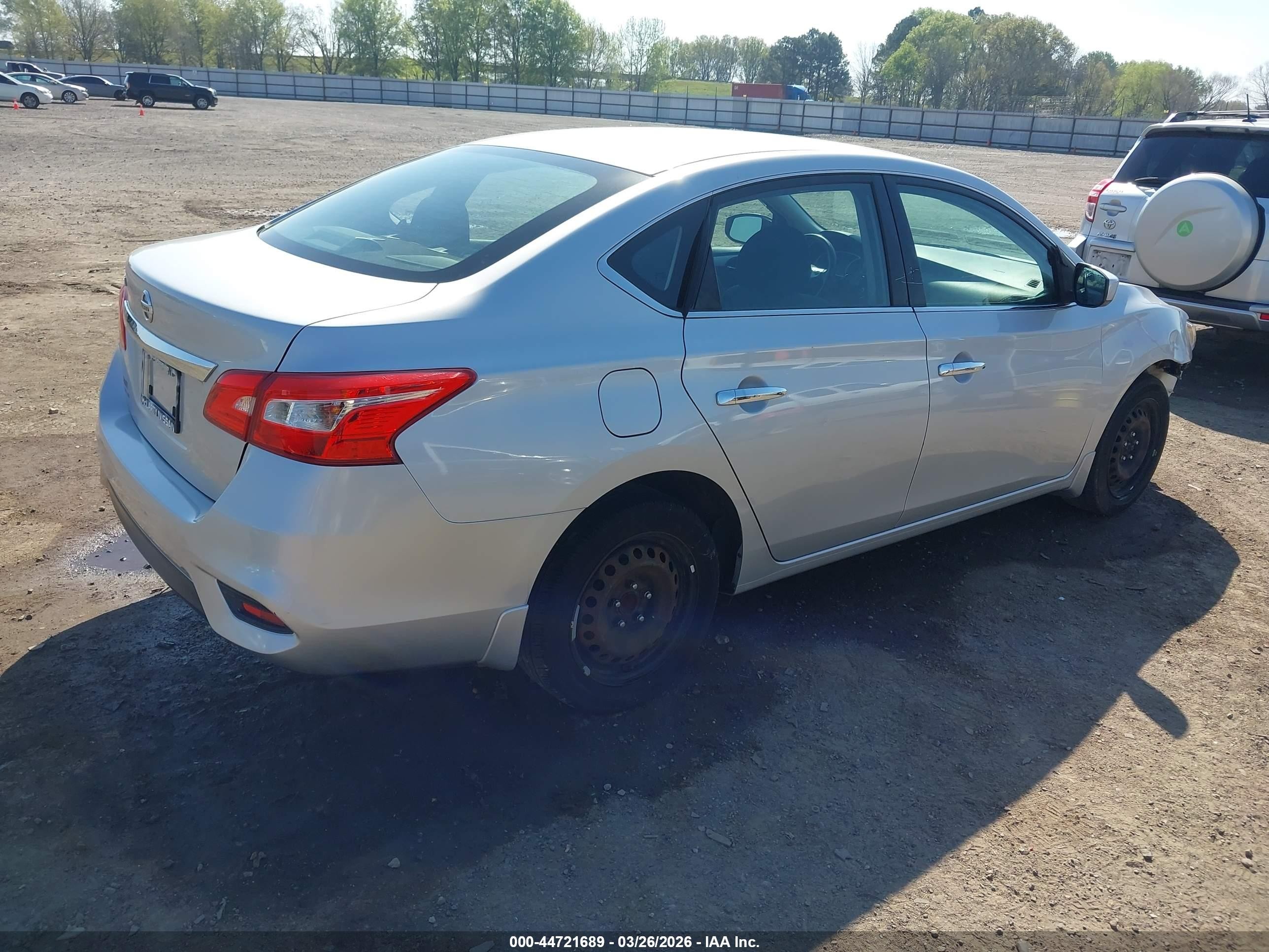 2019 Nissan Sentra S Серебряный vin: 3N1AB7AP9KY285716
