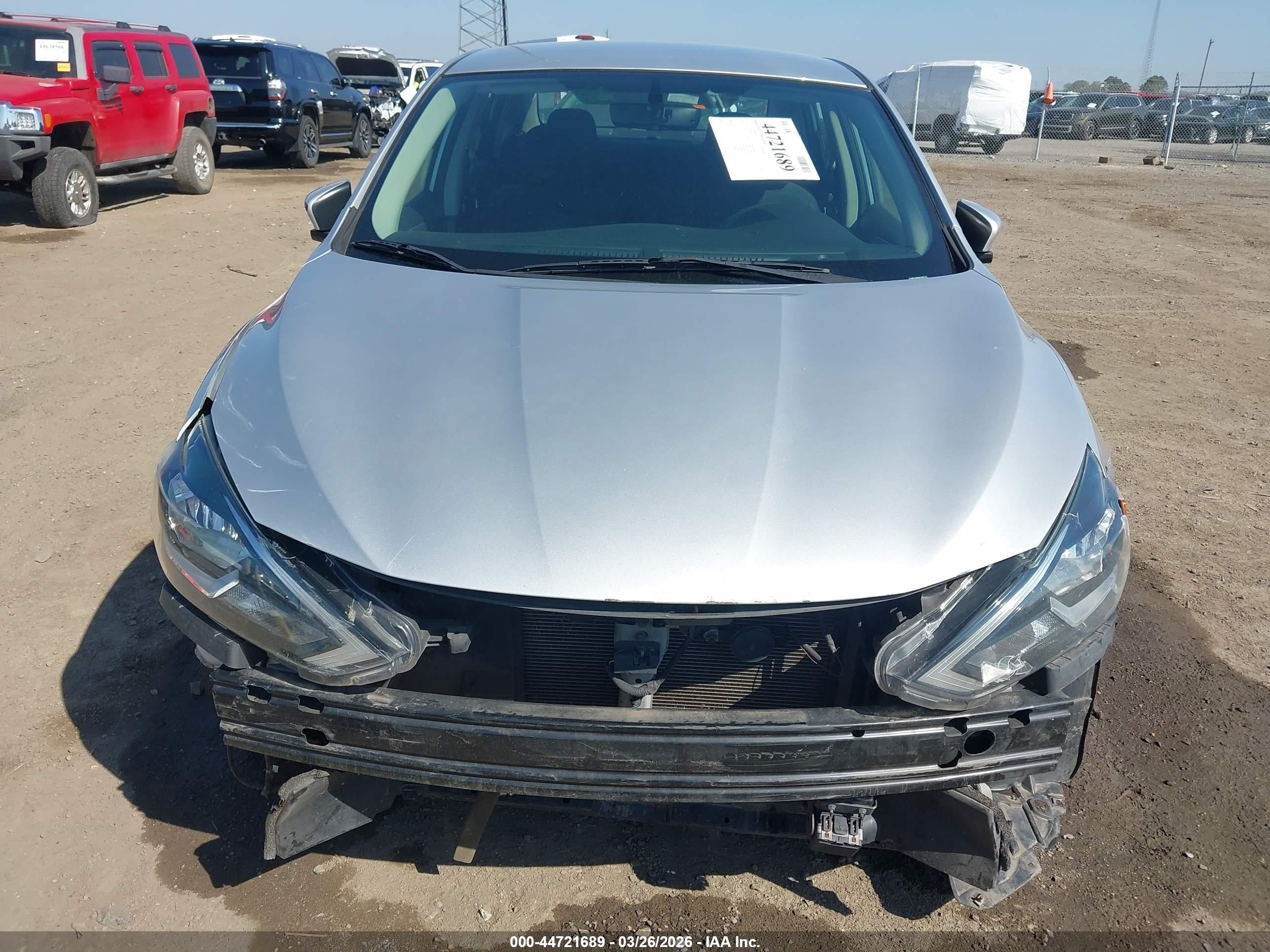 2019 Nissan Sentra S Серебряный vin: 3N1AB7AP9KY285716