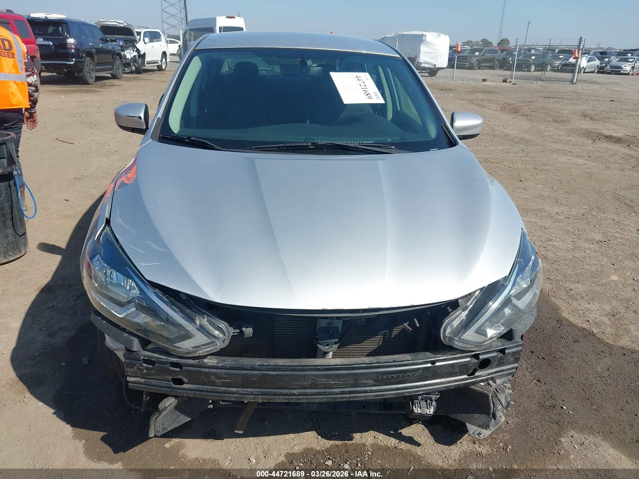 2019 Nissan Sentra S Серебряный vin: 3N1AB7AP9KY285716