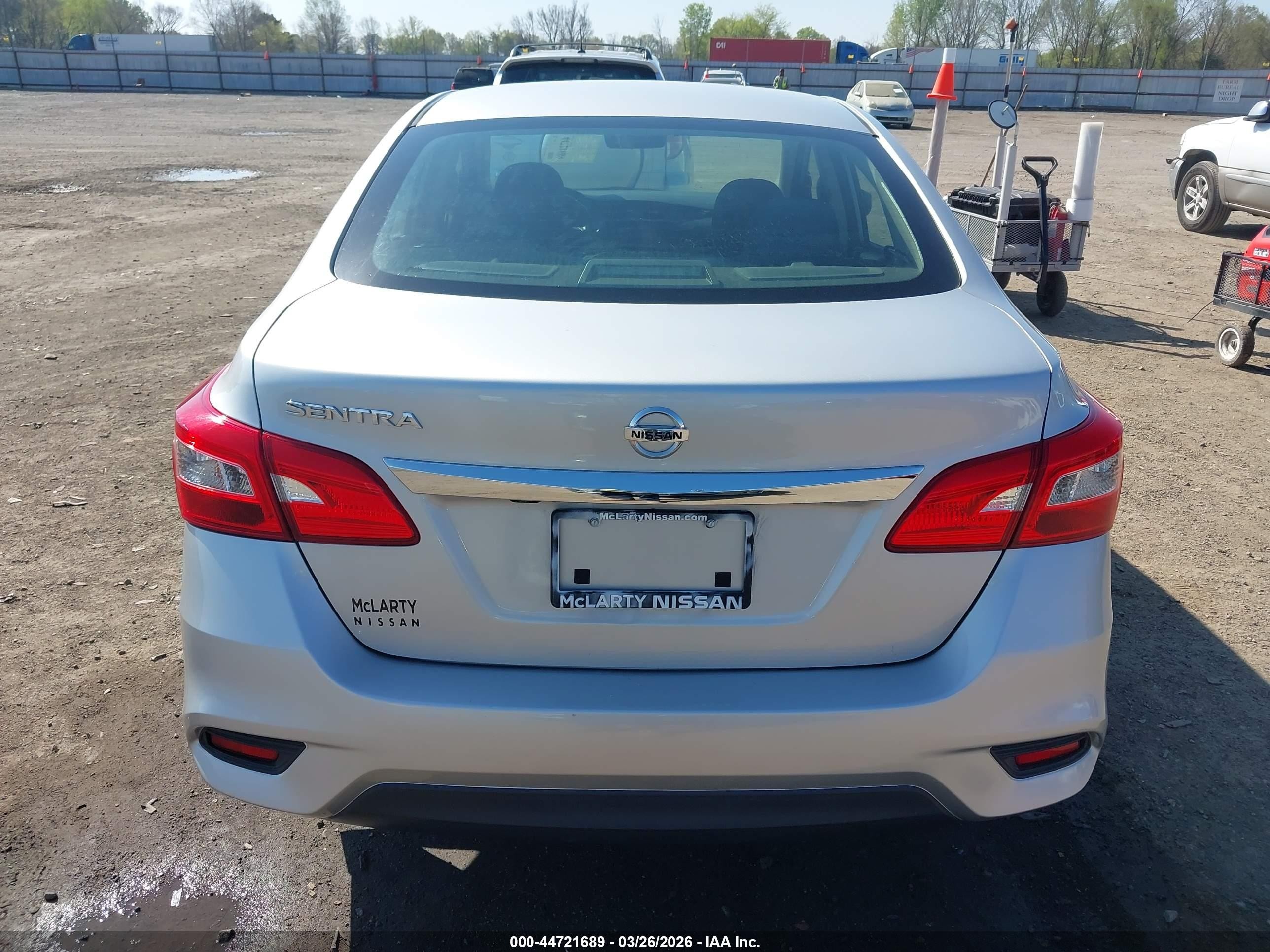 2019 Nissan Sentra S Серебряный vin: 3N1AB7AP9KY285716