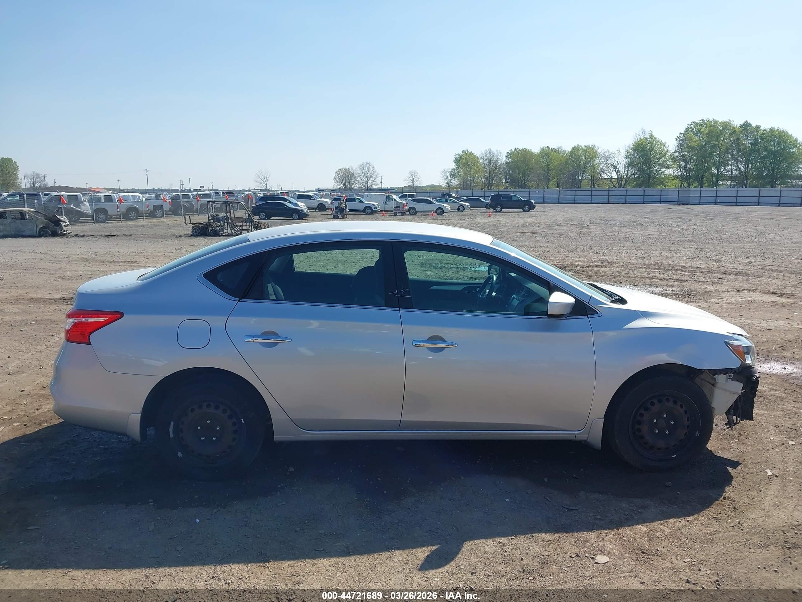 2019 Nissan Sentra S Серебряный vin: 3N1AB7AP9KY285716