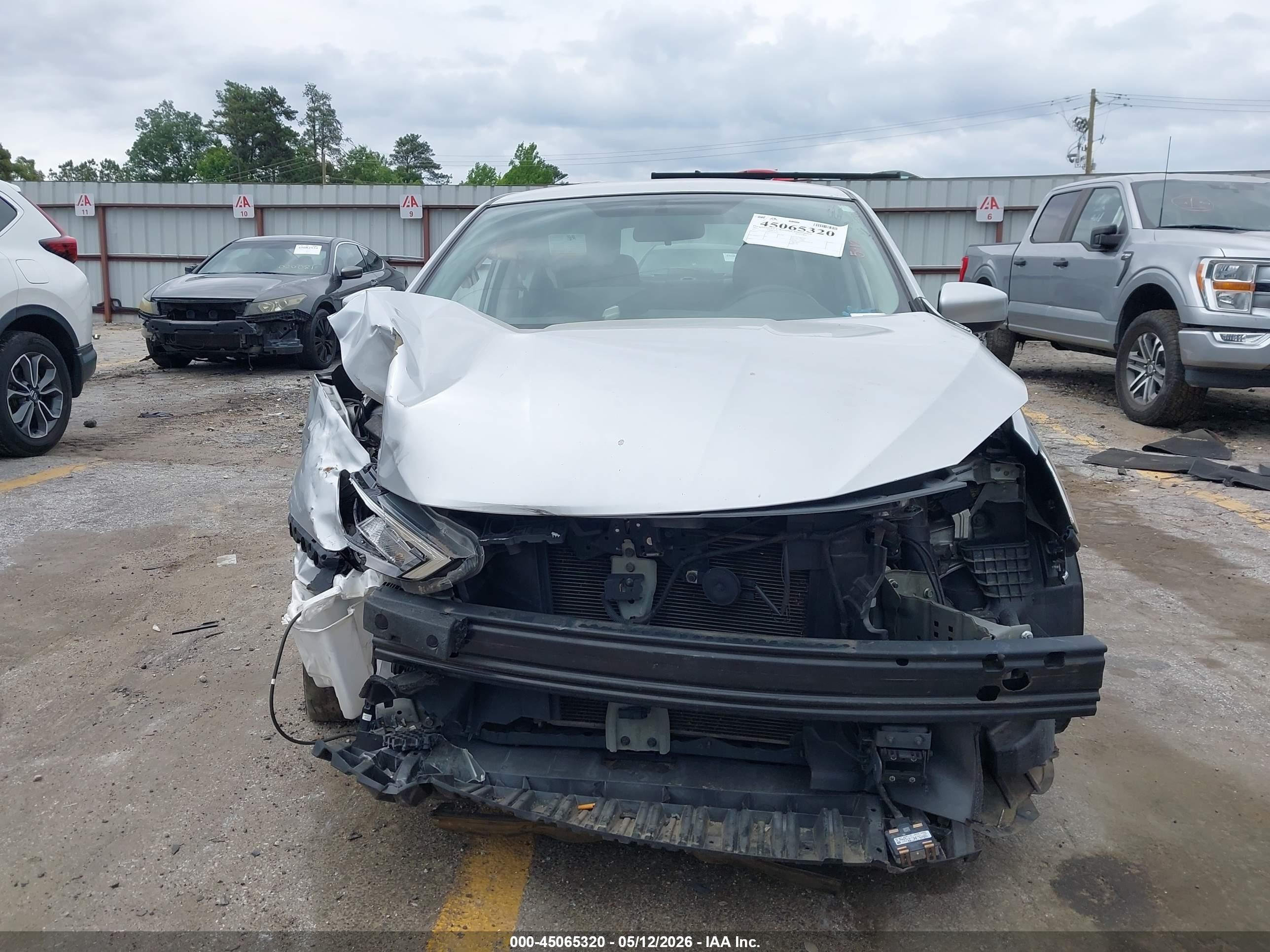 2019 Nissan Sentra Sv Серебряный vin: 3N1AB7AP9KY439762