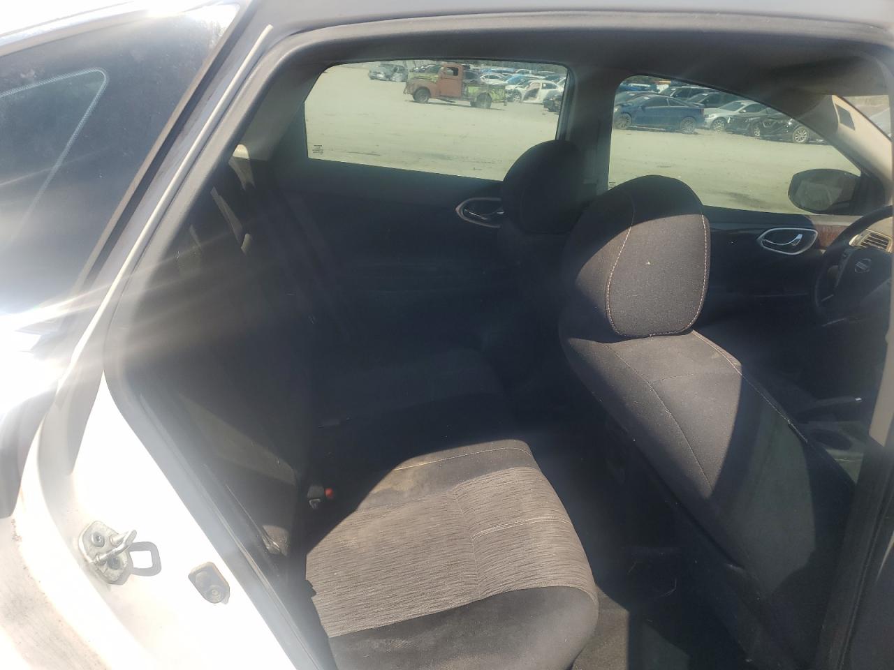2014 Nissan Sentra S White vin: 3N1AB7APXEL625859
