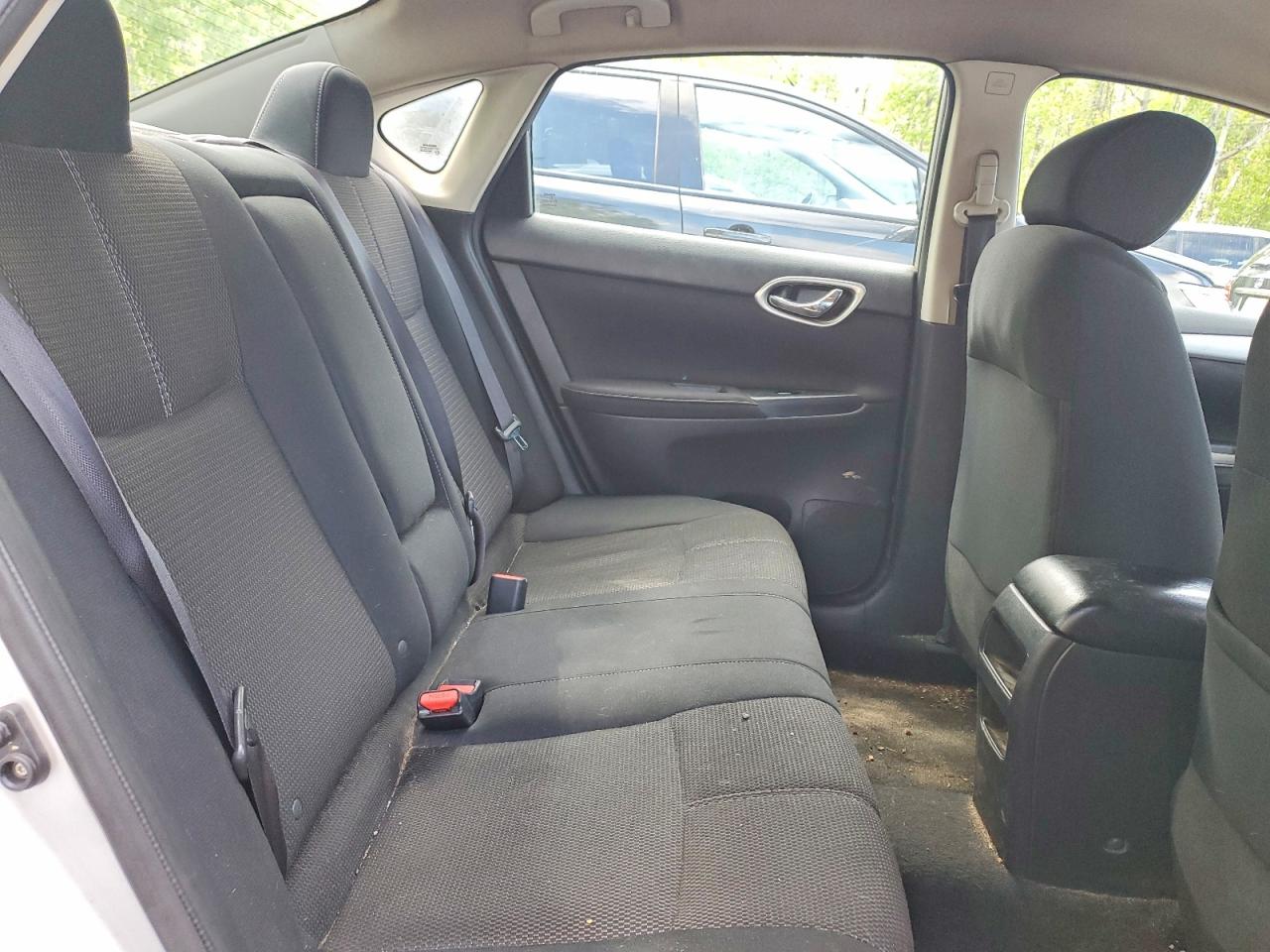 2014 Nissan Sentra S Серебряный vin: 3N1AB7APXEL665701