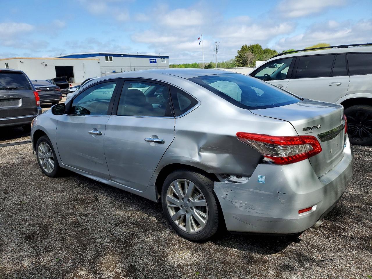 2014 Nissan Sentra S Серебряный vin: 3N1AB7APXEL665701