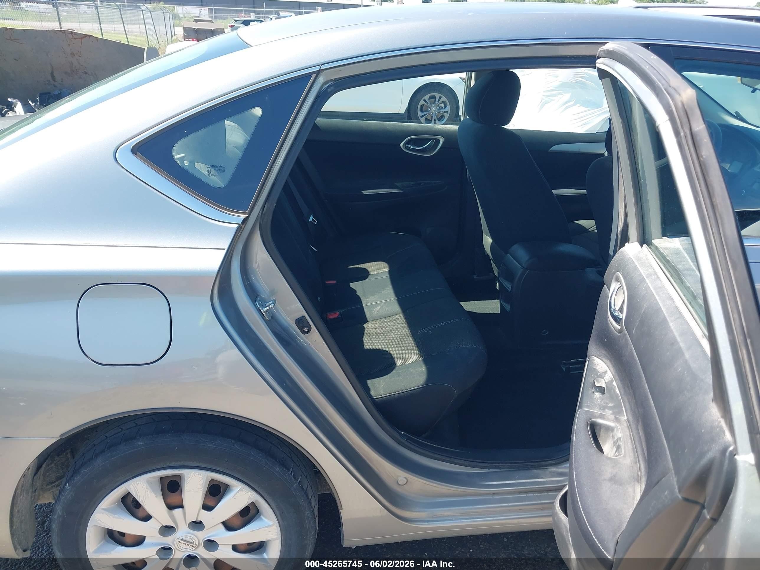 2014 Nissan Sentra S Silver vin: 3N1AB7APXEY282747