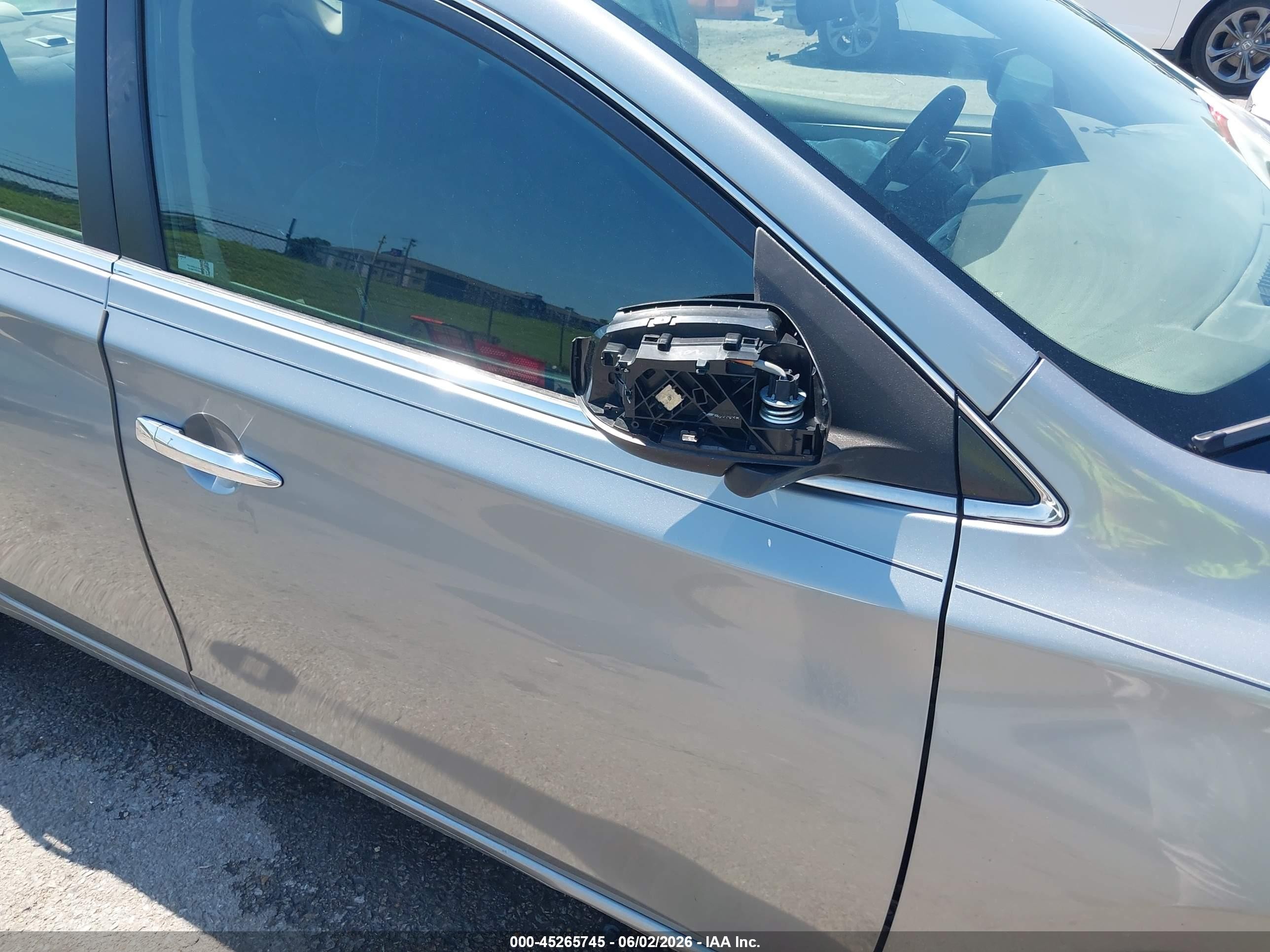 2014 Nissan Sentra S Silver vin: 3N1AB7APXEY282747