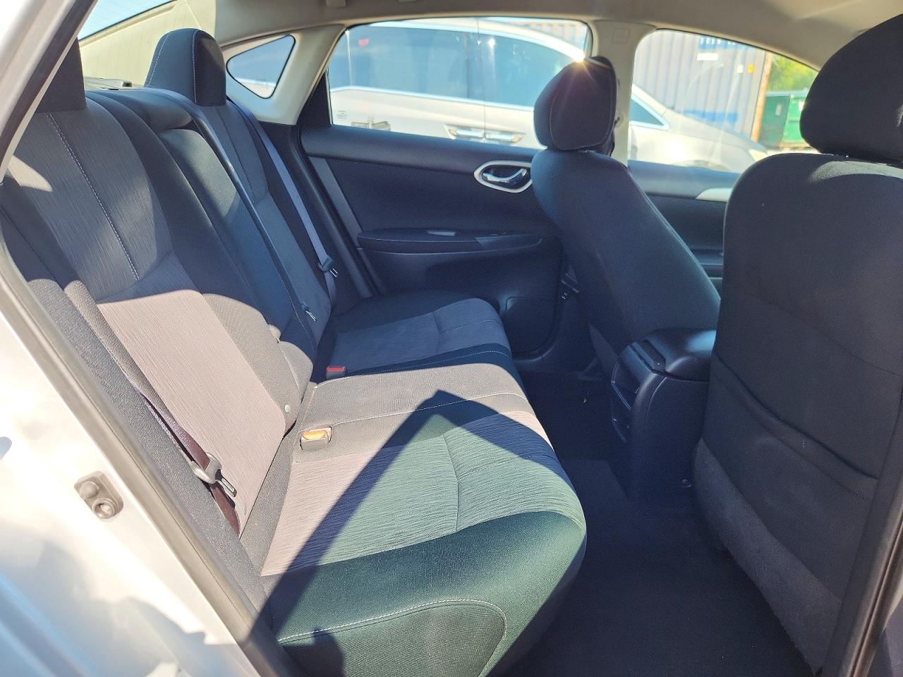 2015 Nissan Sentra Sv Silver vin: 3N1AB7APXFL628987