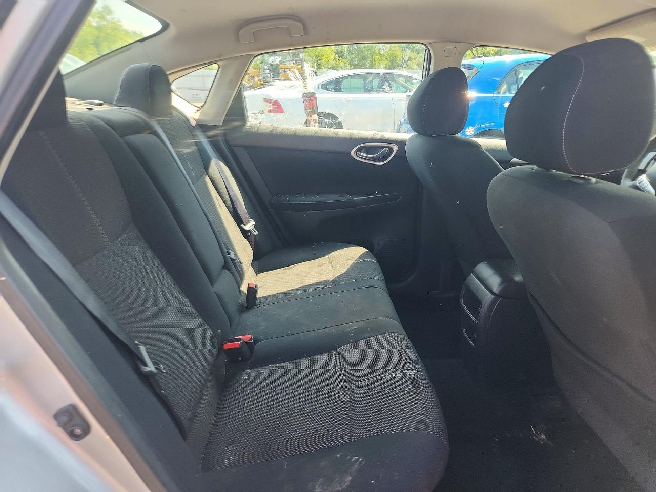 2015 Nissan Sentra S Silver vin: 3N1AB7APXFY252536