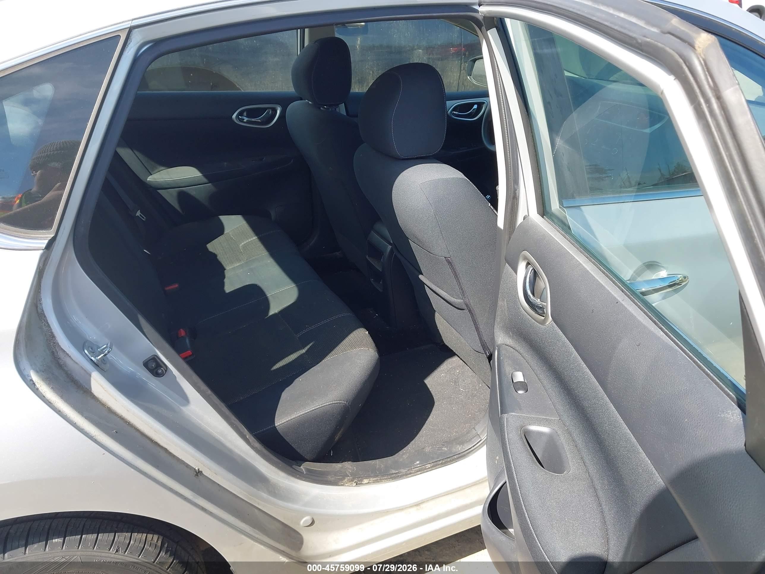 2015 Nissan Sentra S Silver vin: 3N1AB7APXFY305820