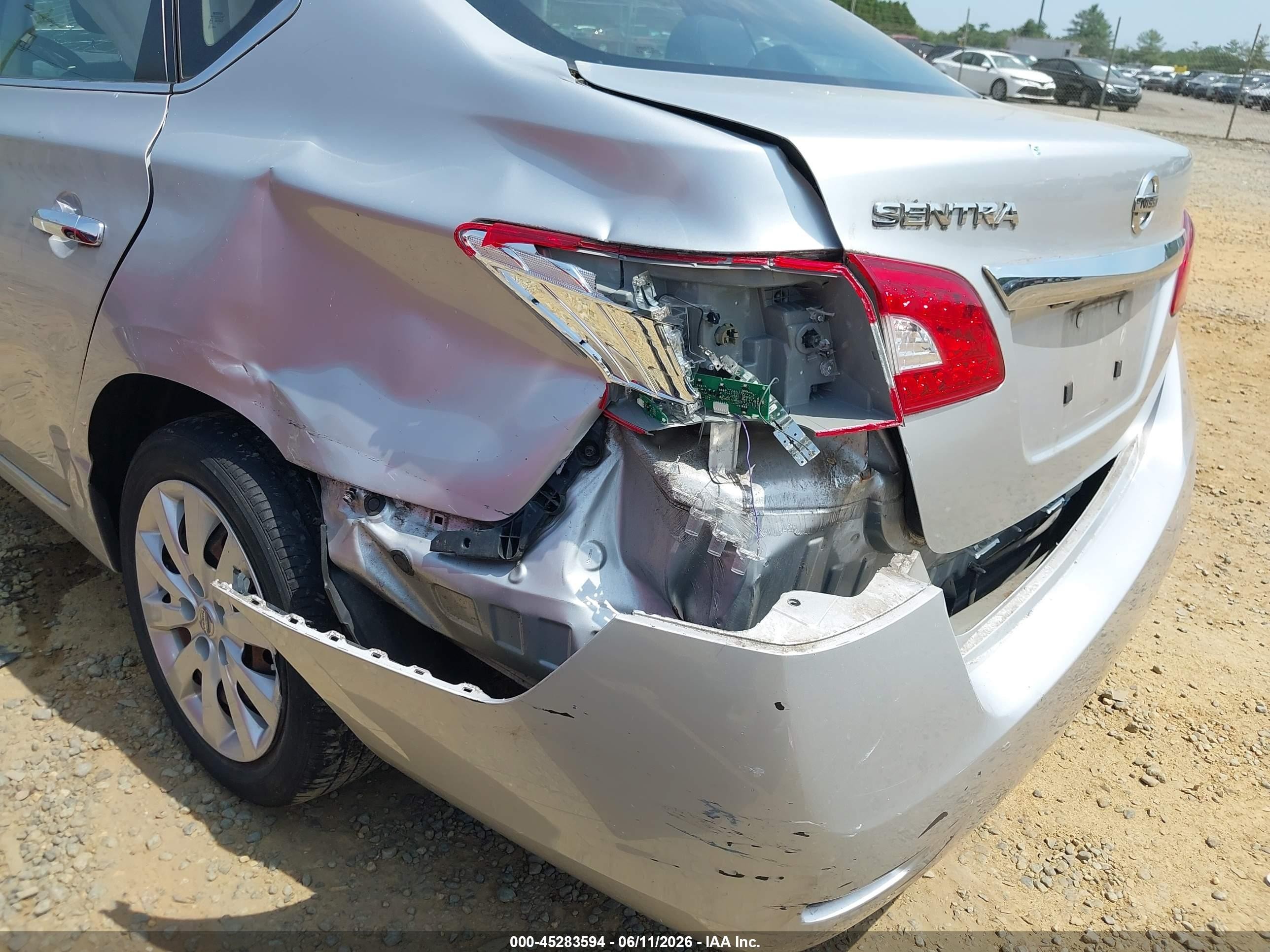 2015 Nissan Sentra Sv Silver vin: 3N1AB7APXFY352197