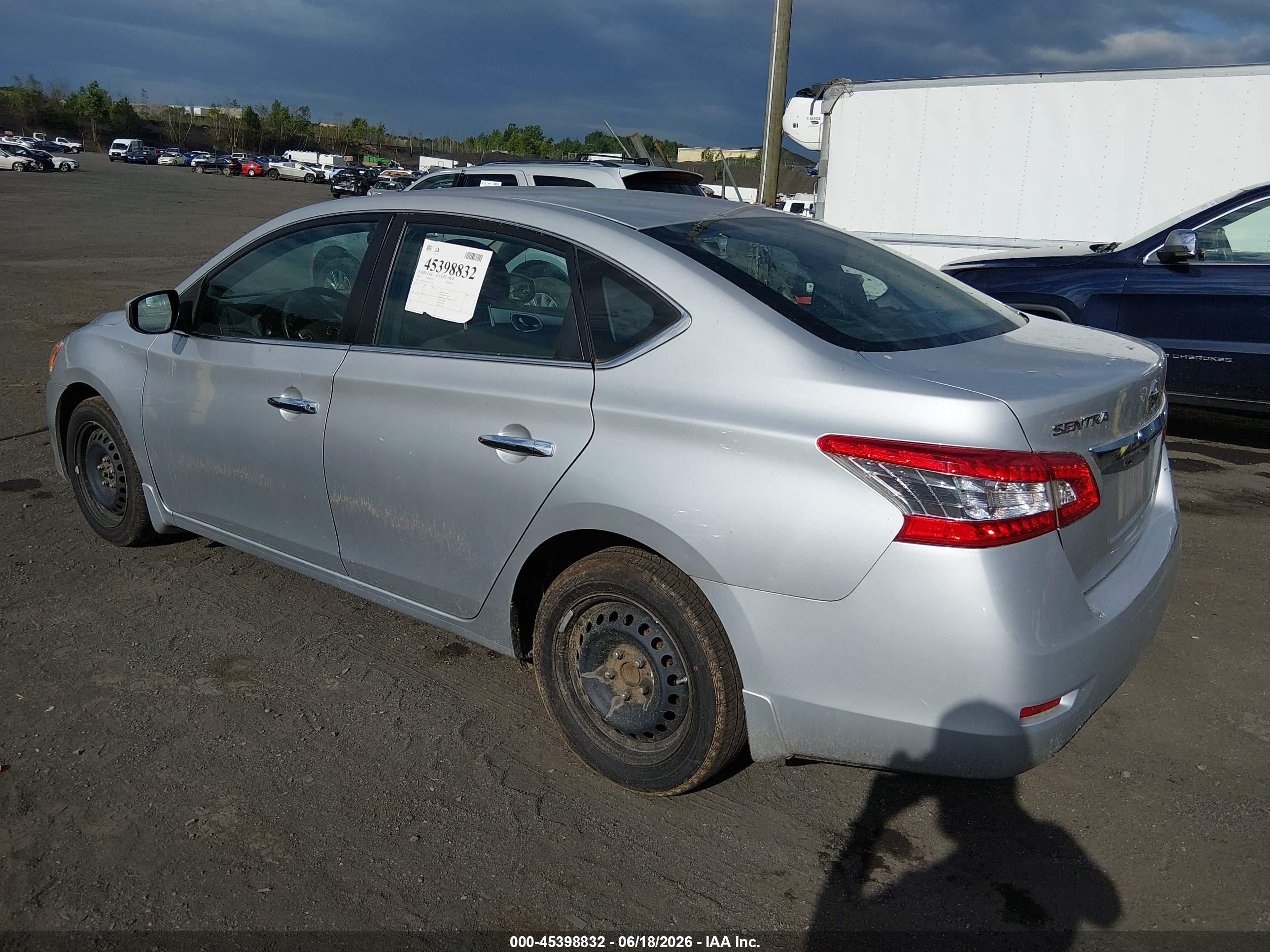 2015 Nissan Sentra S Silver vin: 3N1AB7APXFY357335