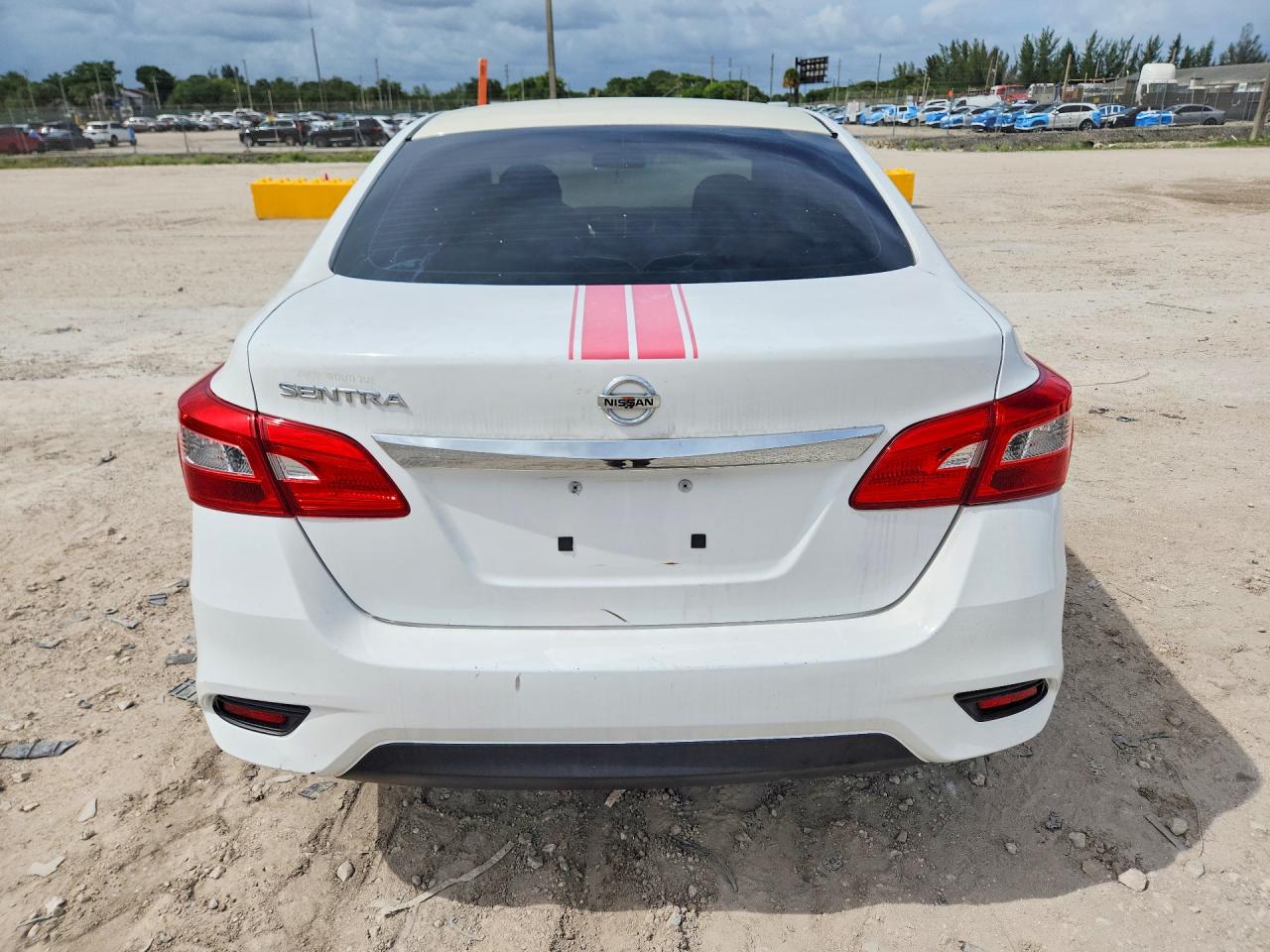 2016 Nissan Sentra S White vin: 3N1AB7APXGY306354