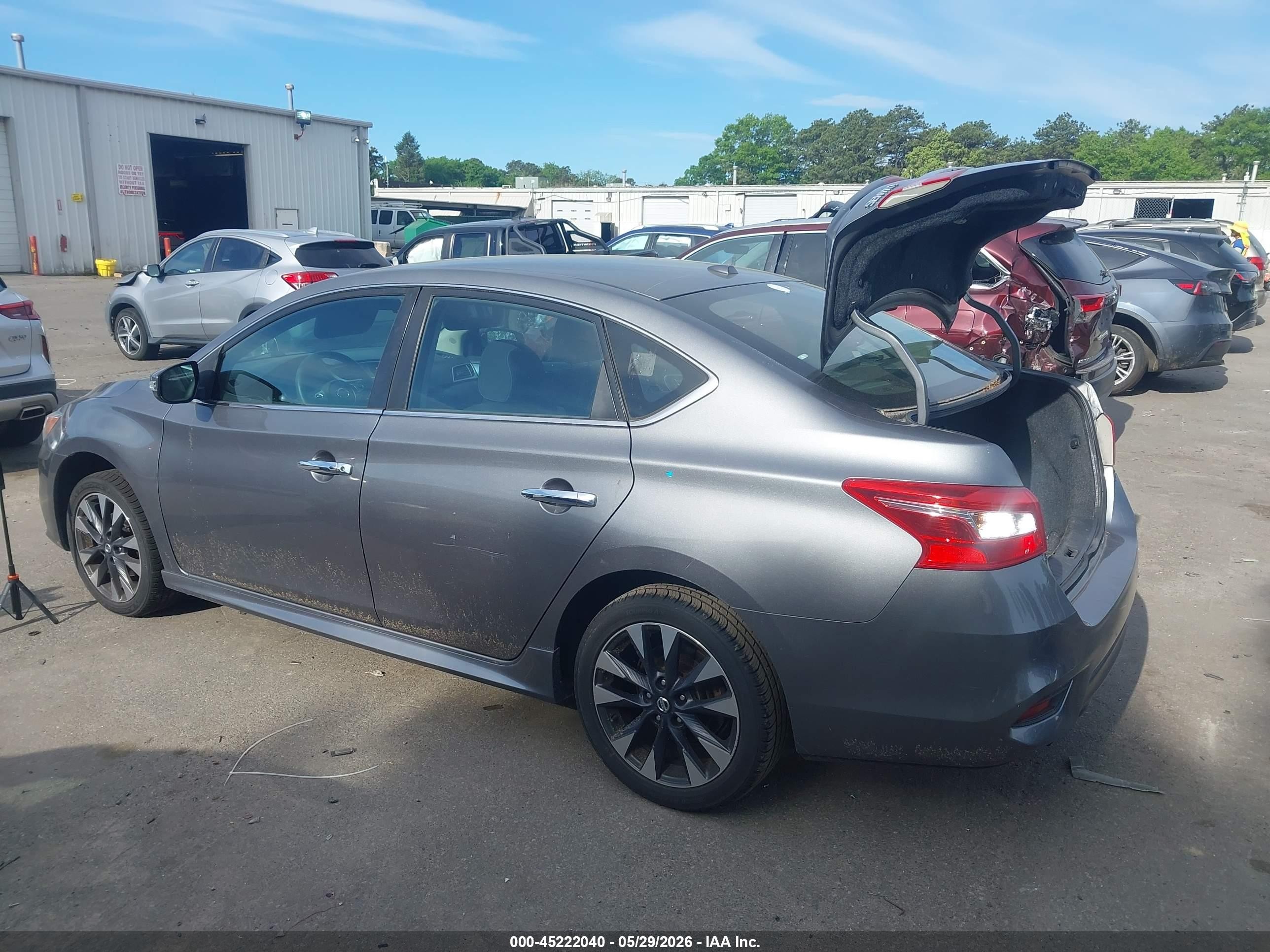 2017 Nissan Sentra Sr Gray vin: 3N1AB7APXHY348007