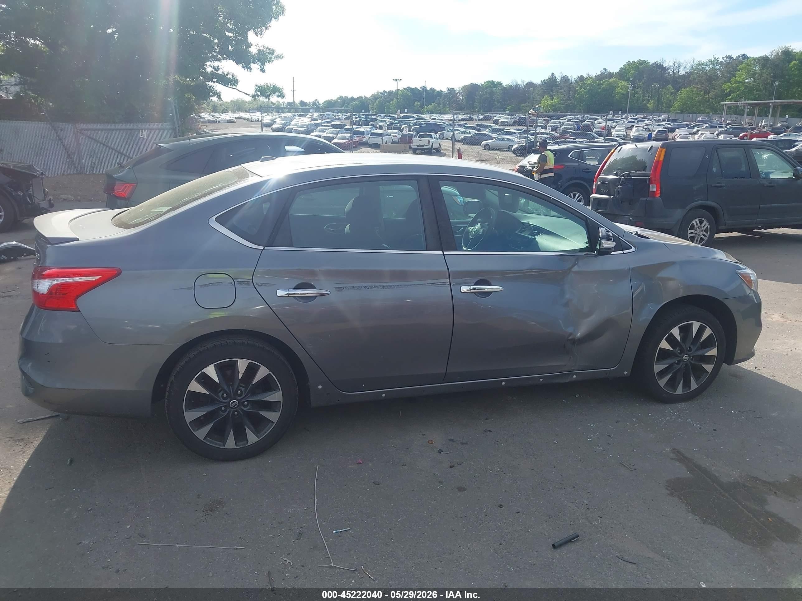 2017 Nissan Sentra Sr Gray vin: 3N1AB7APXHY348007