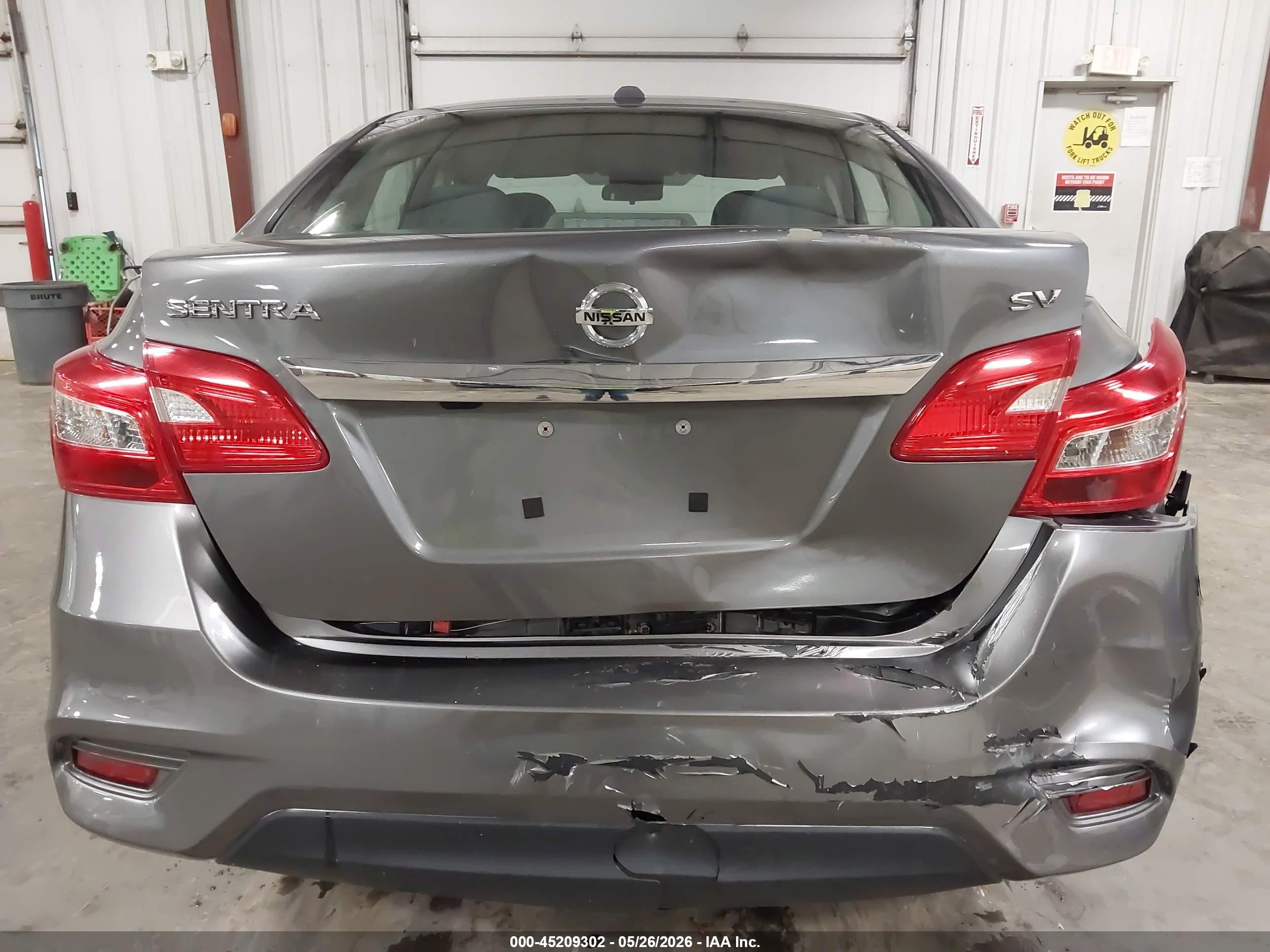 2018 Nissan Sentra Sv Серый vin: 3N1AB7APXJL618128