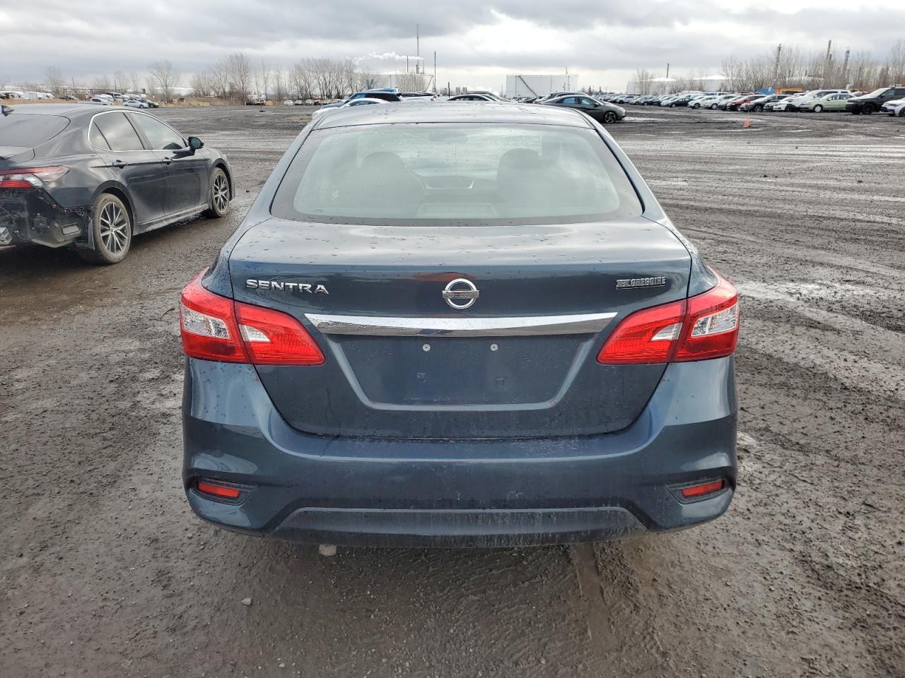 2018 Nissan Sentra S Teal vin: 3N1AB7APXJY223790