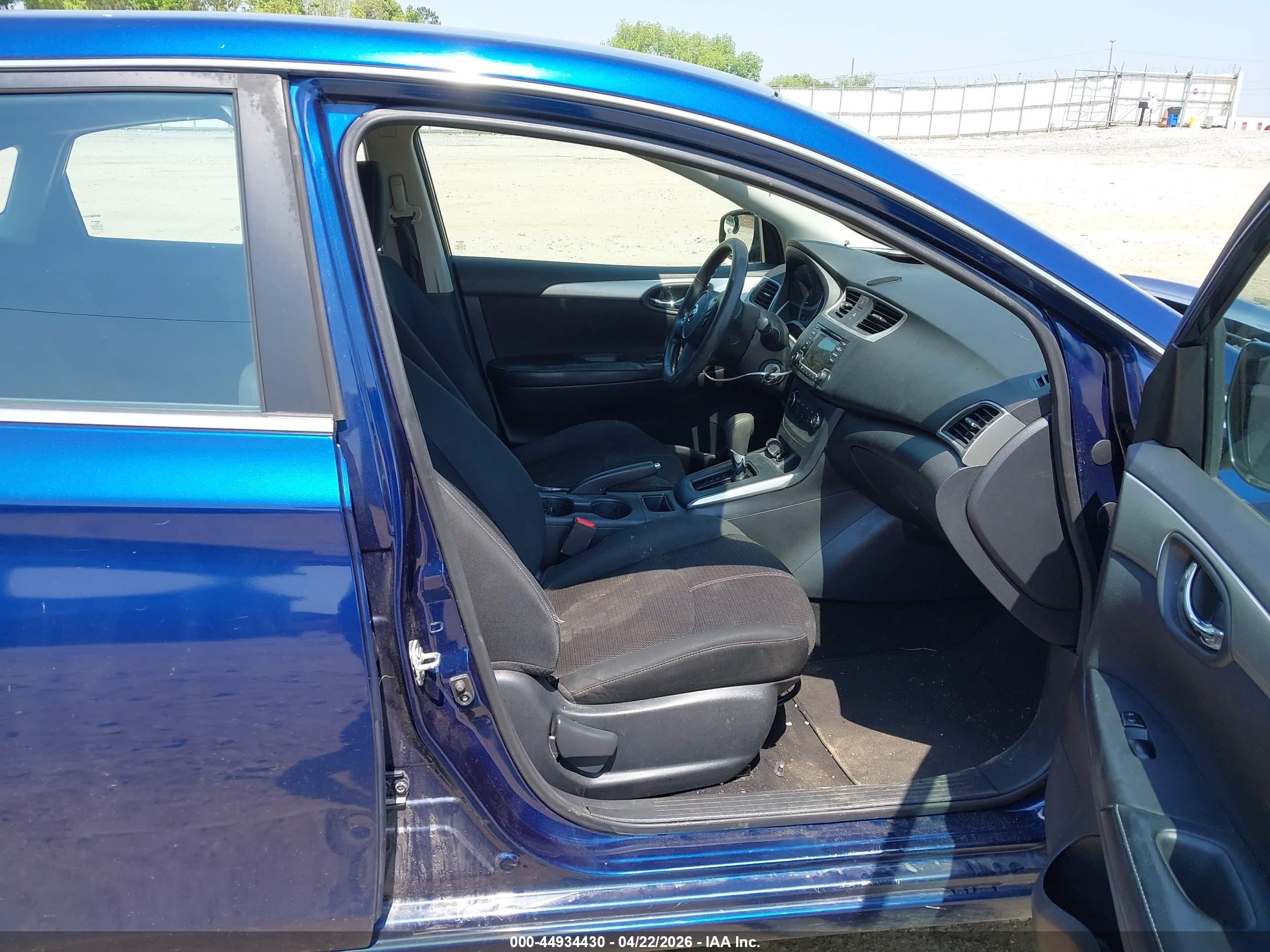 2018 Nissan Sentra S Синий vin: 3N1AB7APXJY291197