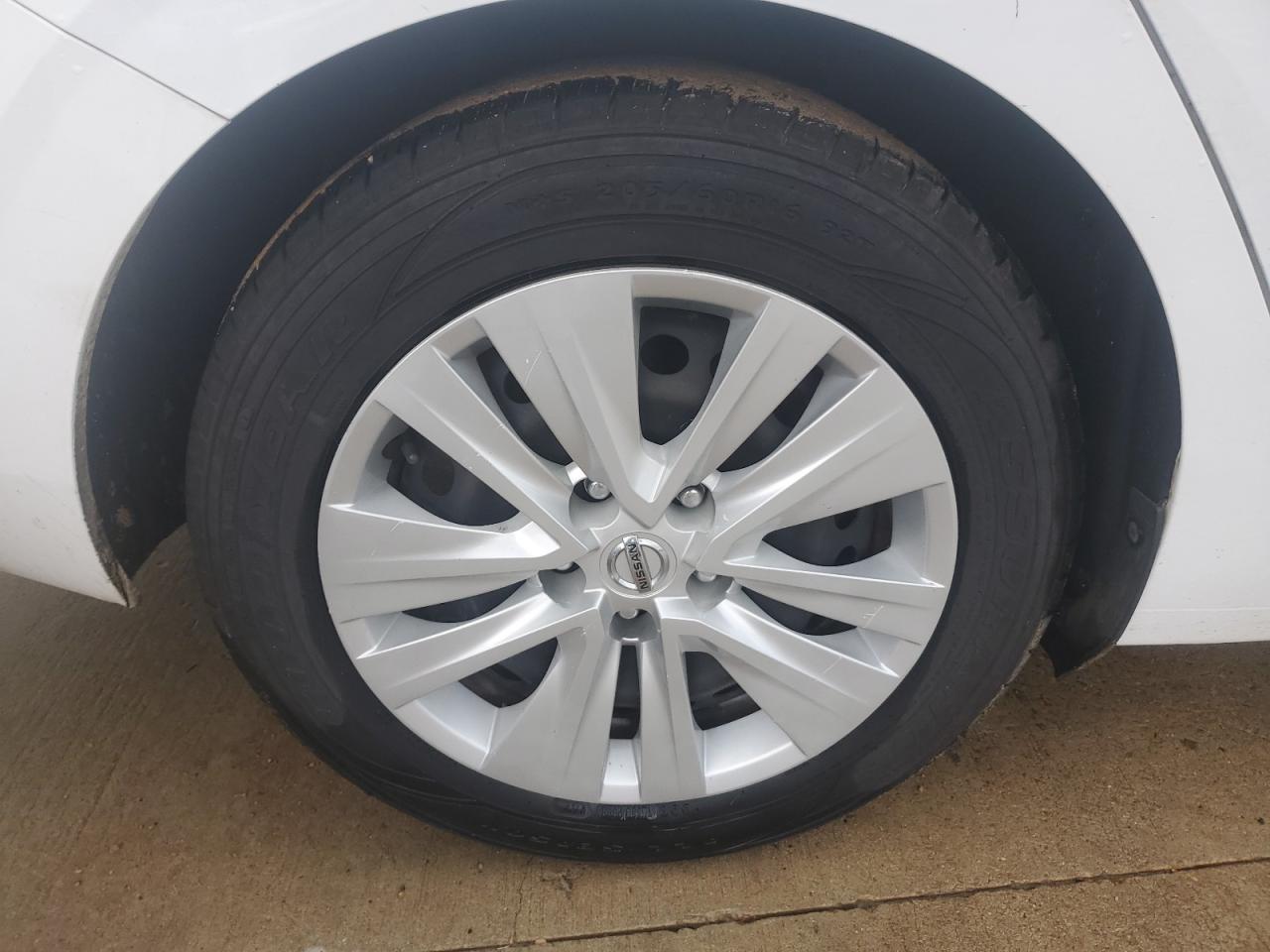 2023 Nissan Sentra S Белый vin: 3N1AB8BV8PY224013 Damage: Right Rear Wheel Cover, Curb Rash, 1/2 To 1 Inch