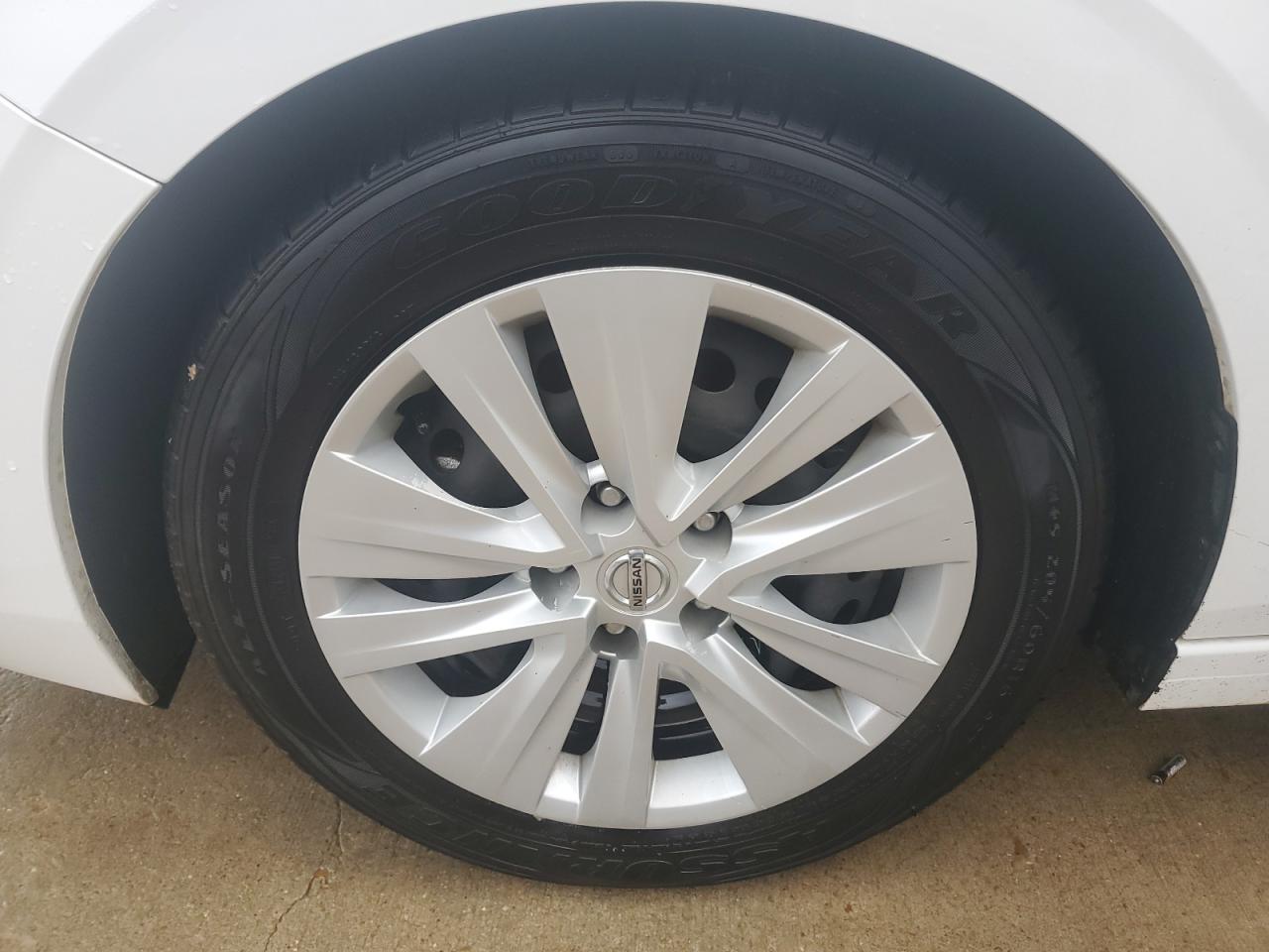 2023 Nissan Sentra S Белый vin: 3N1AB8BV8PY224013 Damage: Left Front Wheel Cover, Curb Rash, 1/2 To 1 Inch