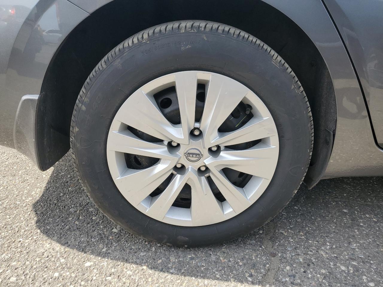 2025 Nissan Sentra S Серый vin: 3N1AB8BV8SY412250 Damage: Right Rear Wheel Cover, Multiple Scratches Light, 4