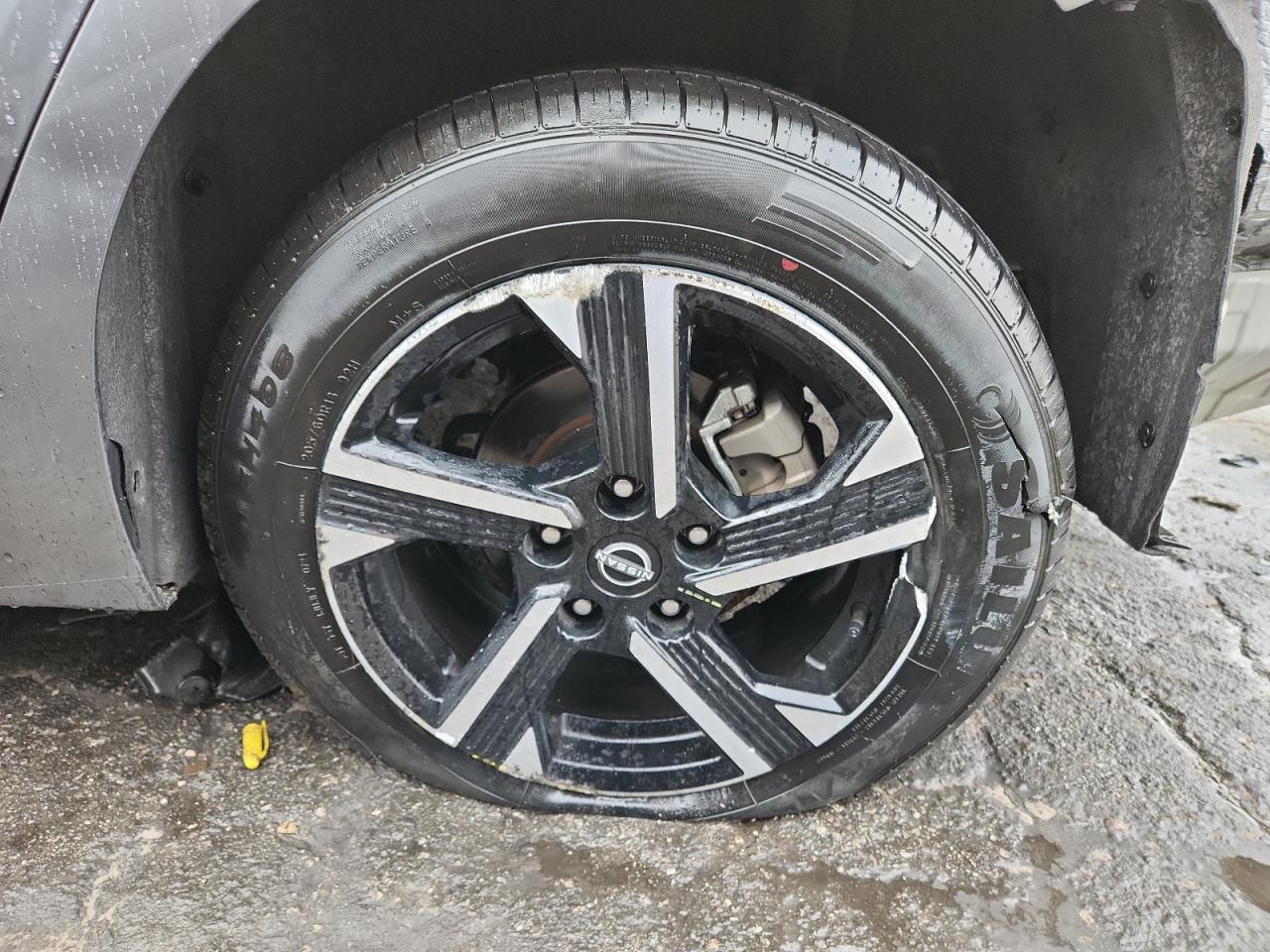 2024 Nissan Sentra Sv Gray vin: 3N1AB8CV2RY318728 Damage: Left Rear Wheel, Broken, Replacement Required