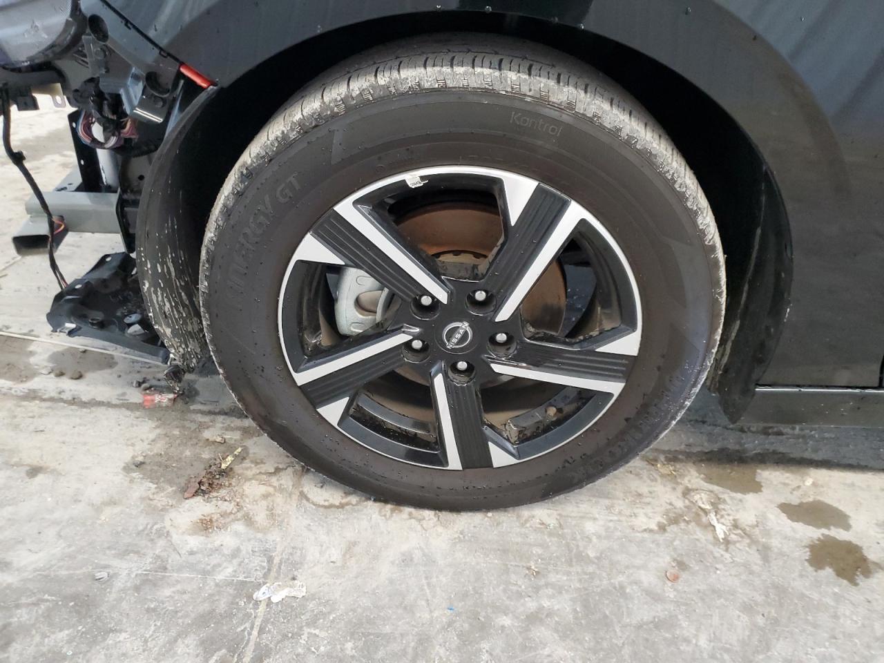 2025 Nissan Sentra Sv Черный vin: 3N1AB8CV8SY384092 Damage: Left Front Tire, Worn, Replacement Required