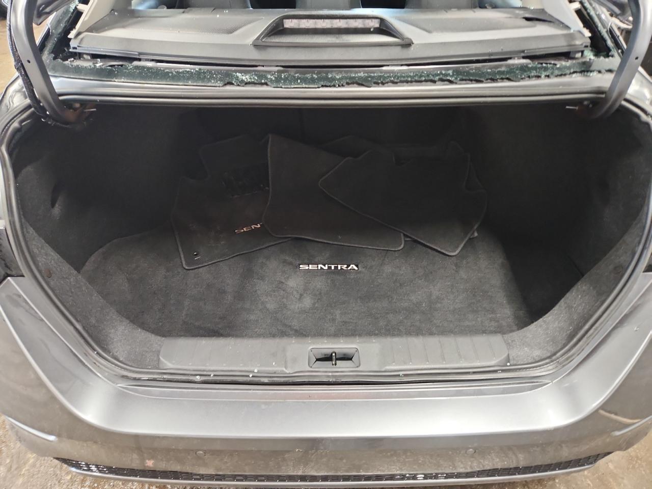 2025 Nissan Sentra Sv Серый vin: 3N1AB8CVXSY381551 Damage: Rear Glass, Broken, Replacement Required