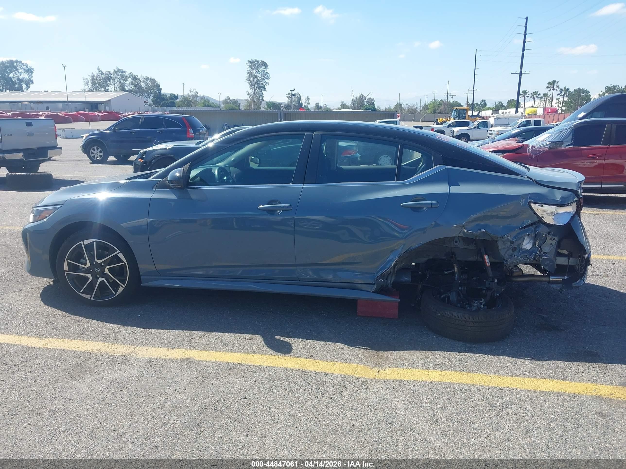 2024 Nissan Sentra Sr Xtronic Cvt Light Blue vin: 3N1AB8DV8RY247727