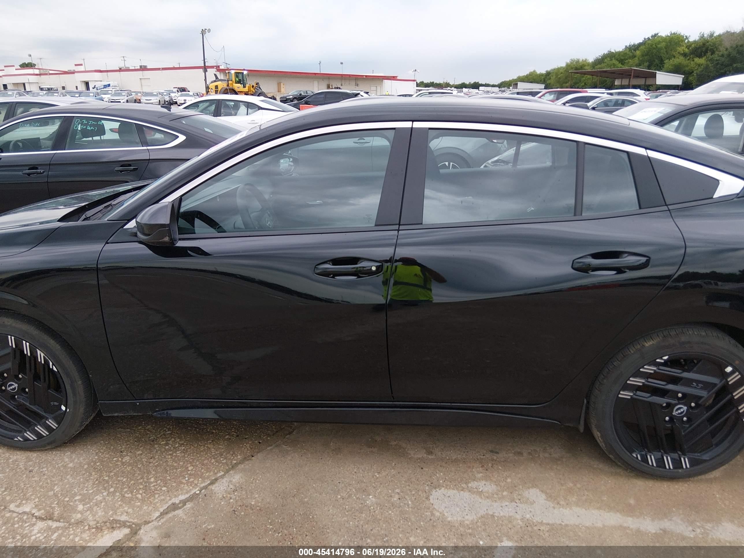 2026 Nissan Sentra Sr Black vin: 3N1AB9DV2TY253018