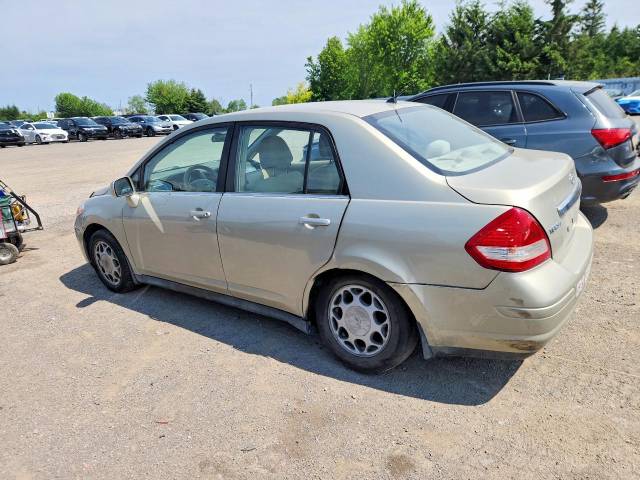2007 Nissan Versa 1.8 S Beige vin: 3N1BC11E07L406280
