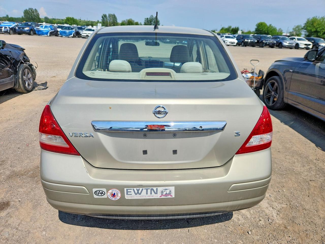2007 Nissan Versa 1.8 S Beige vin: 3N1BC11E07L406280