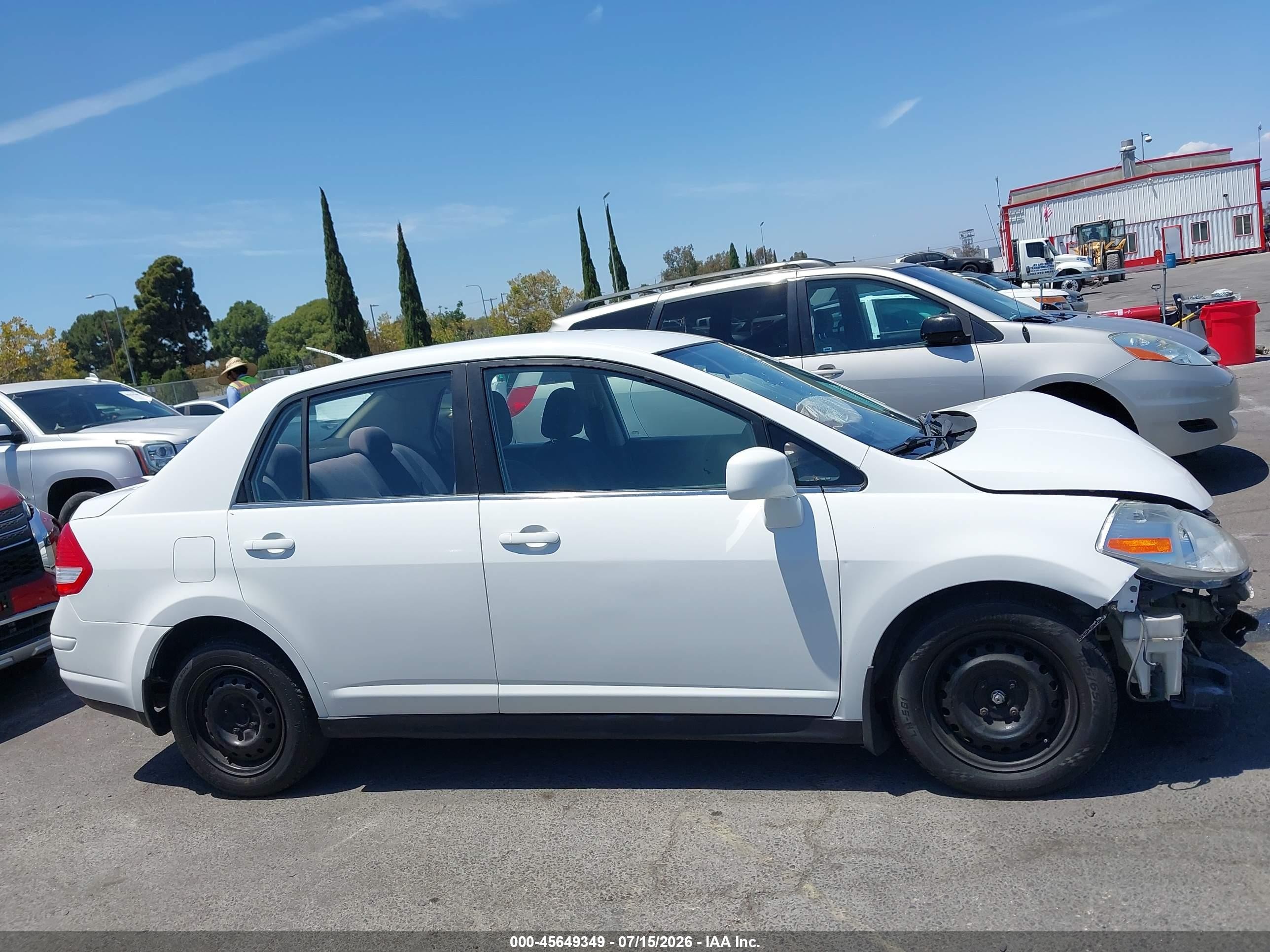 2008 Nissan Versa 1.8 S White vin: 3N1BC11E08L388459