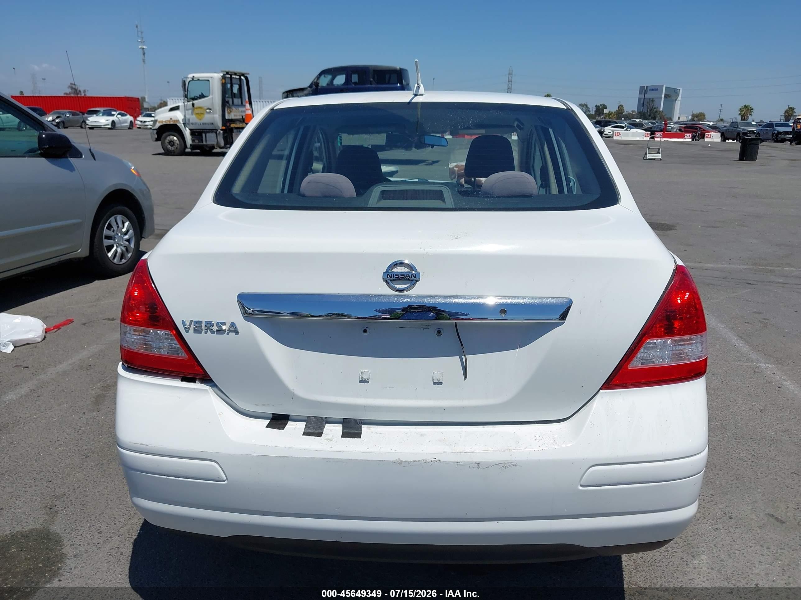 2008 Nissan Versa 1.8 S White vin: 3N1BC11E08L388459