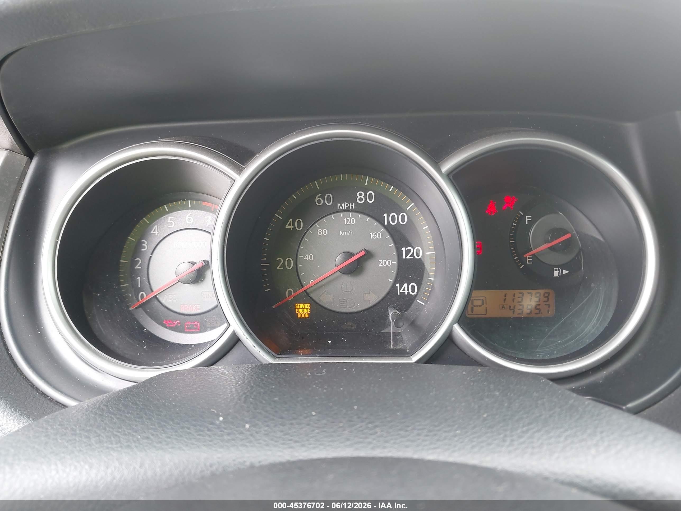 2008 Nissan Versa 1.8 S Silver vin: 3N1BC11E08L456274